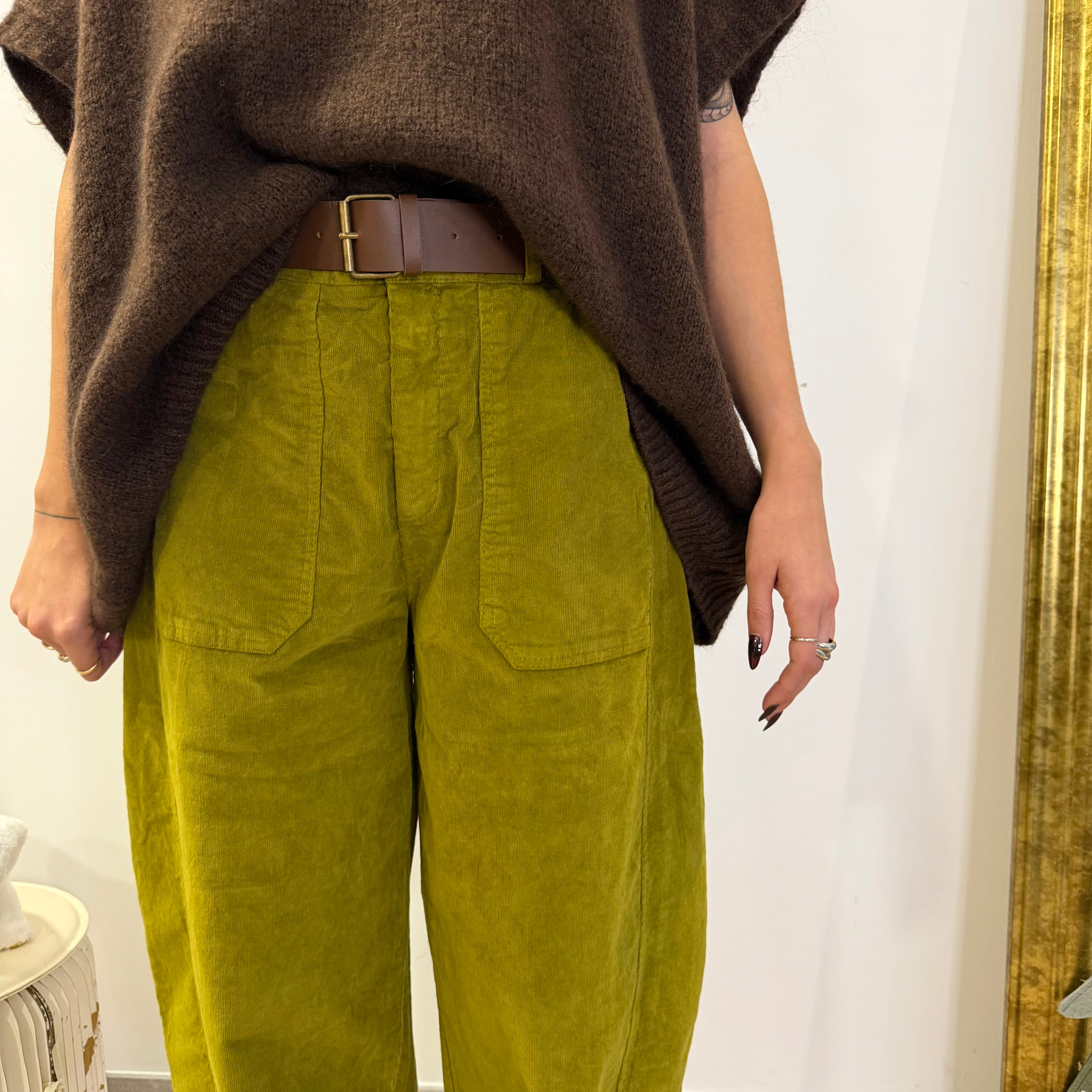 Pantalon LOUNA vert olive, velour côtelé