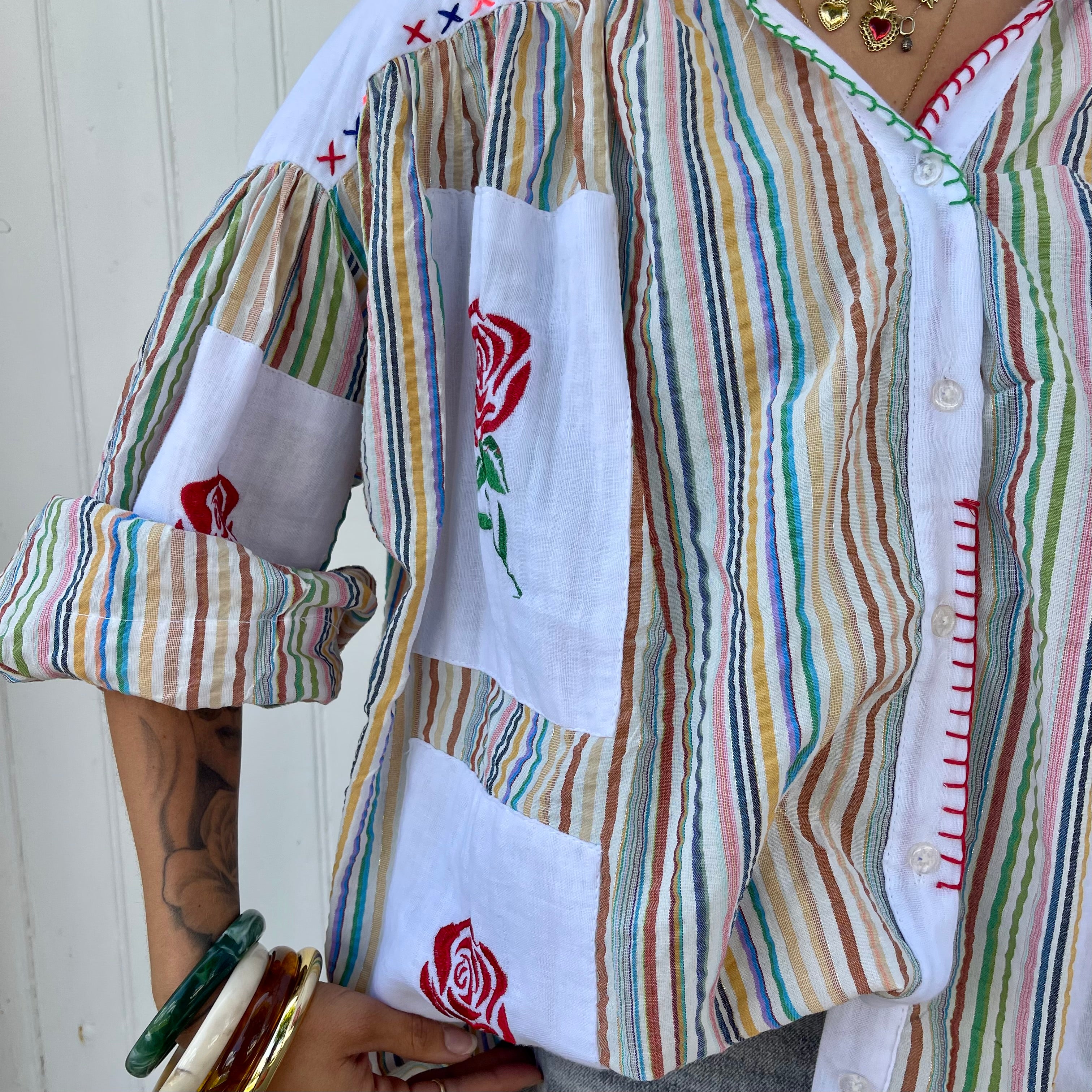 Blouse ROSA oversize à rayures en gaz de coton brodé à la main