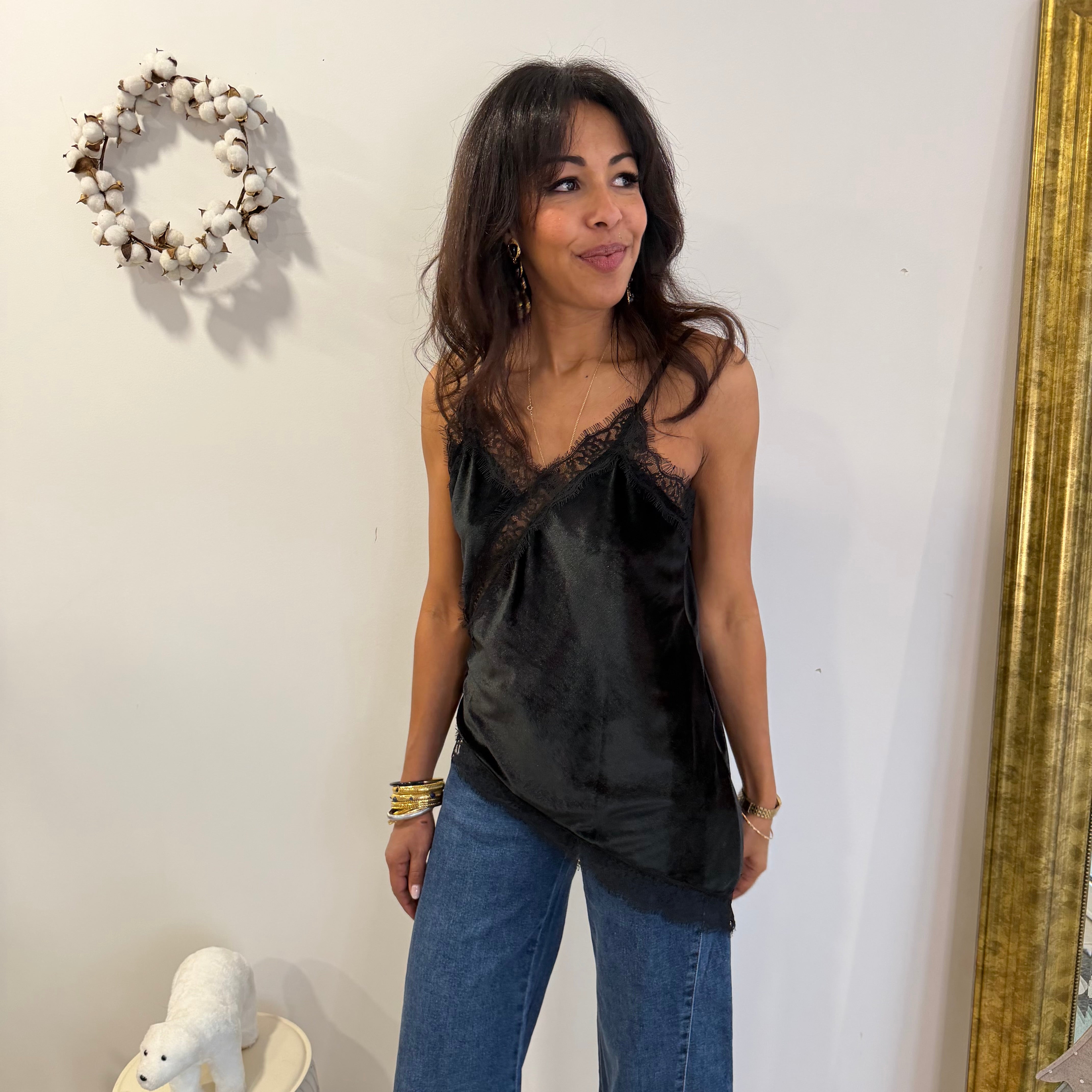 Top Yali, asymétrique en velours et dentelle noir