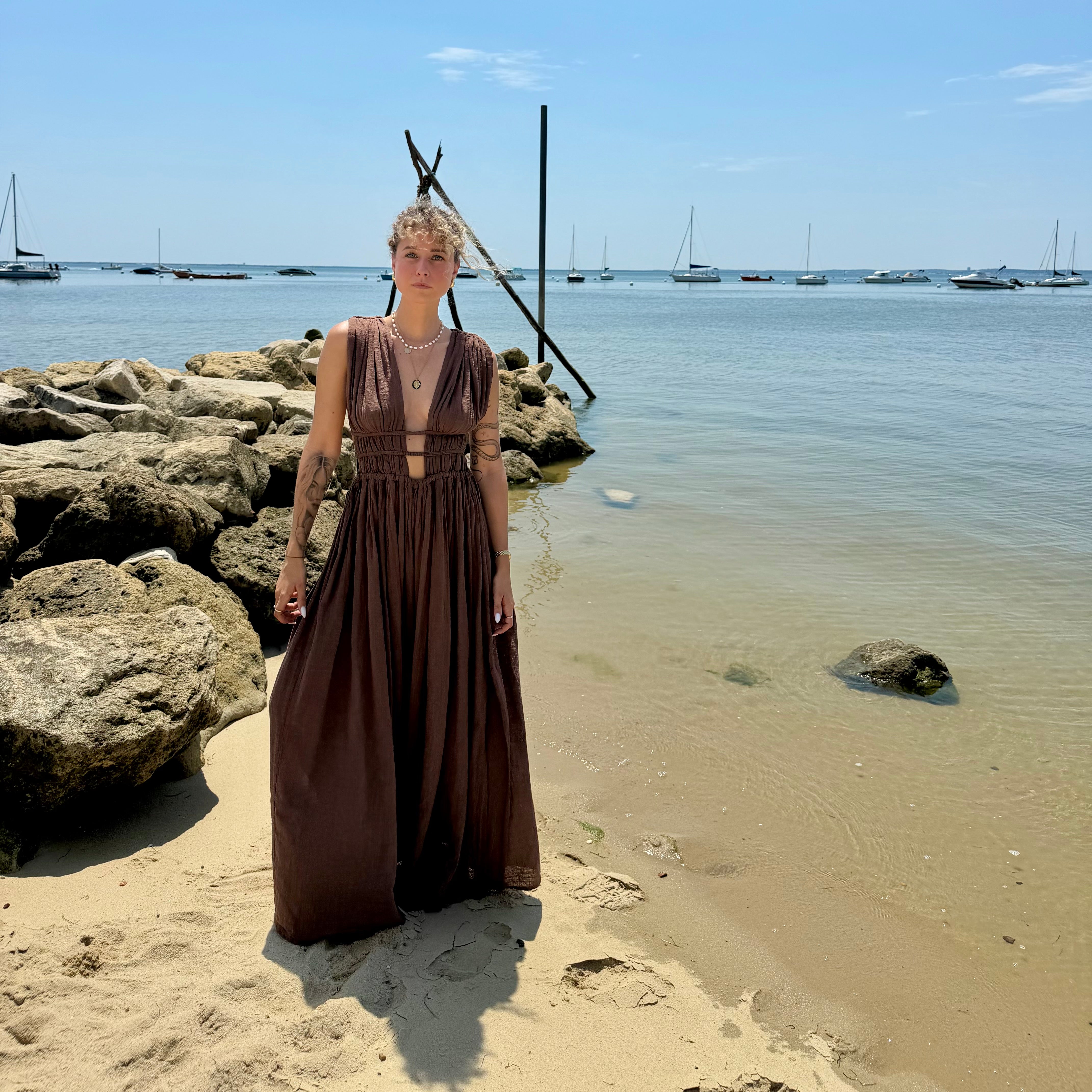 Robe GRECQUE bohème marron dos nu