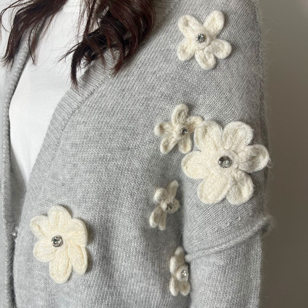 Gilet long et oversize ALIENOR gris brodé de fleurs en relief