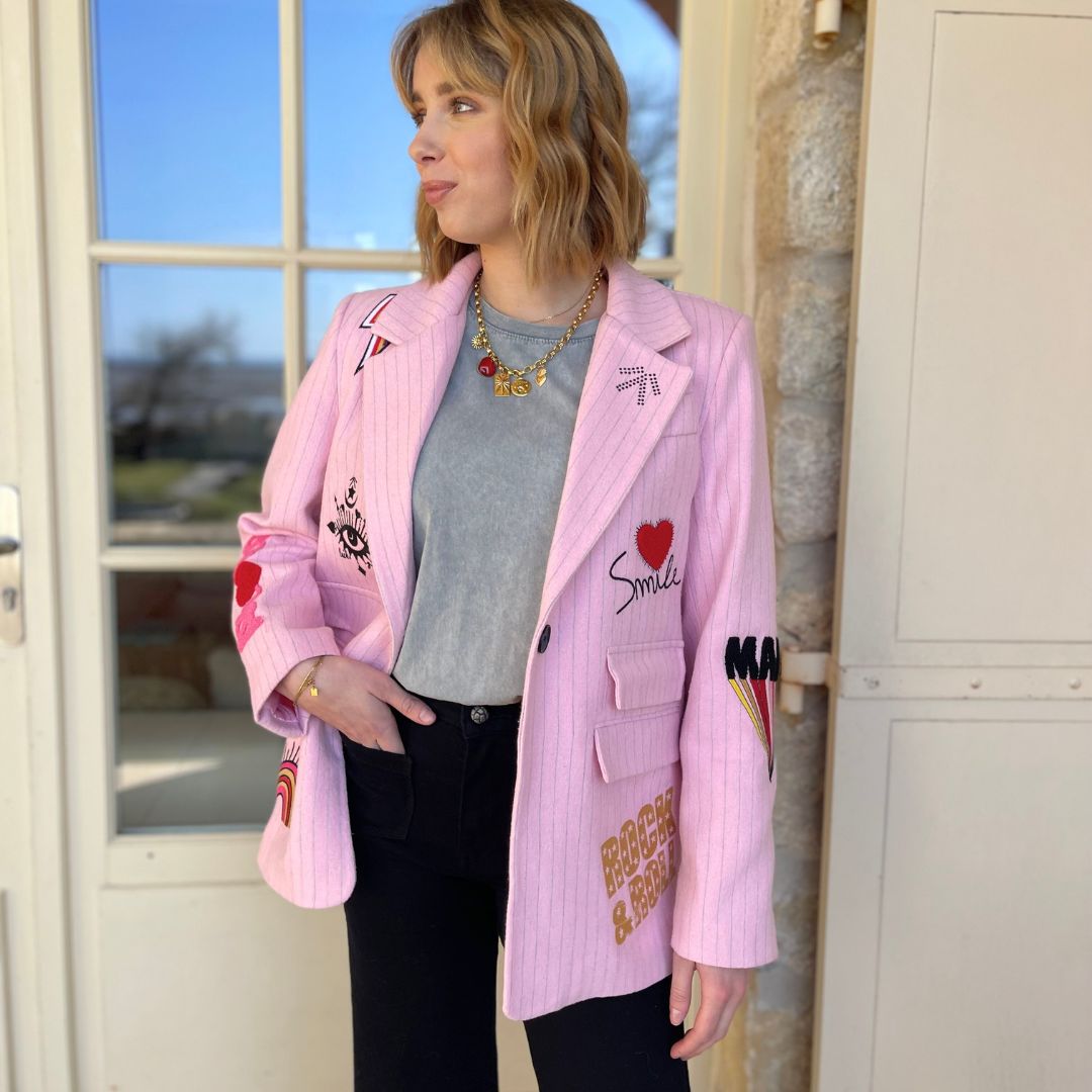 Blazer à rayures composé de laine ANNIE rose orné de diverses broderies multicolores
