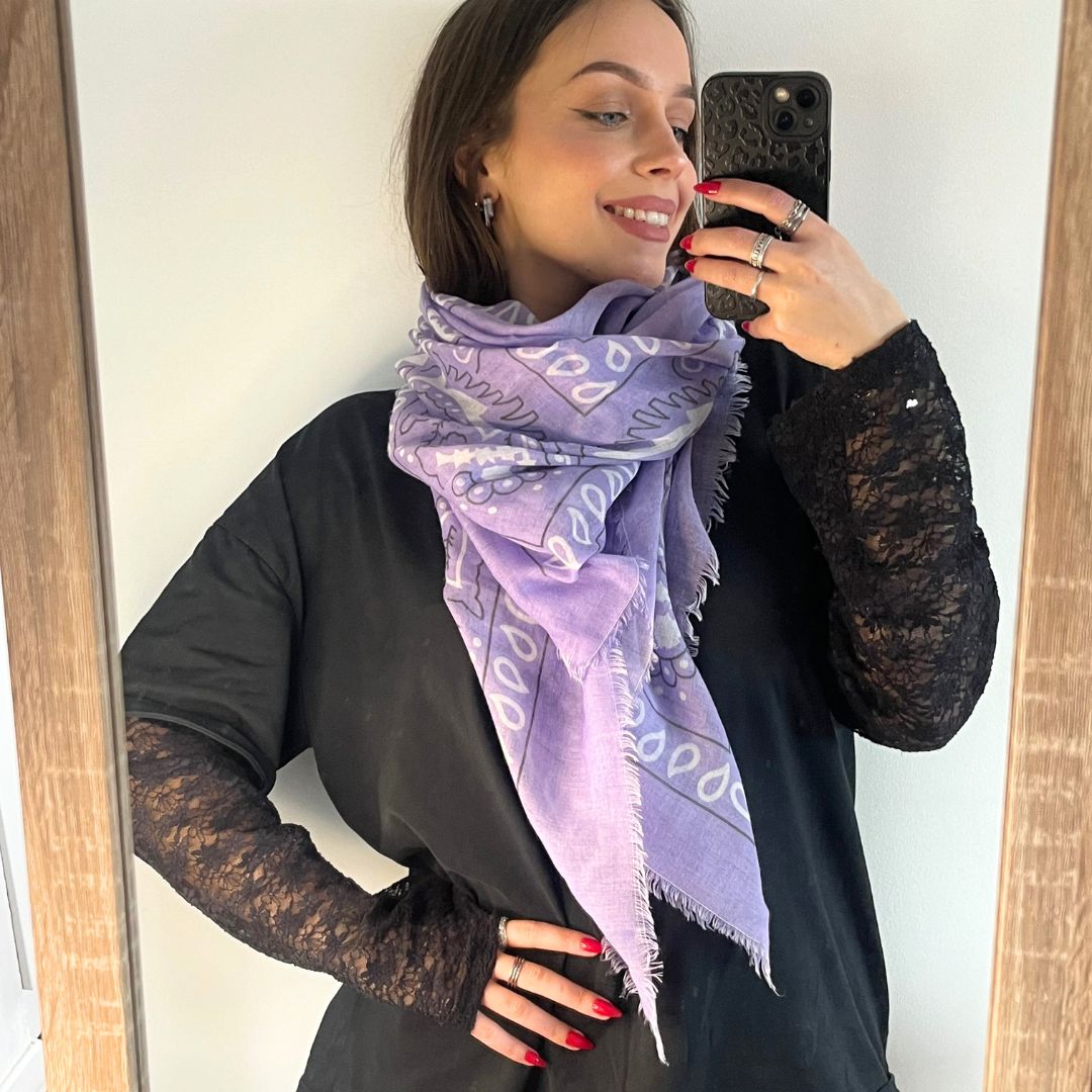 Foulard d'été BANDANA lilas grand format