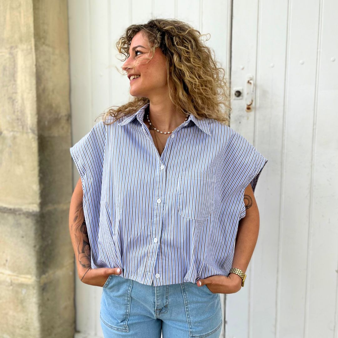 Chemisier sans-manches rayé THERESA bleu à la coupe oversize