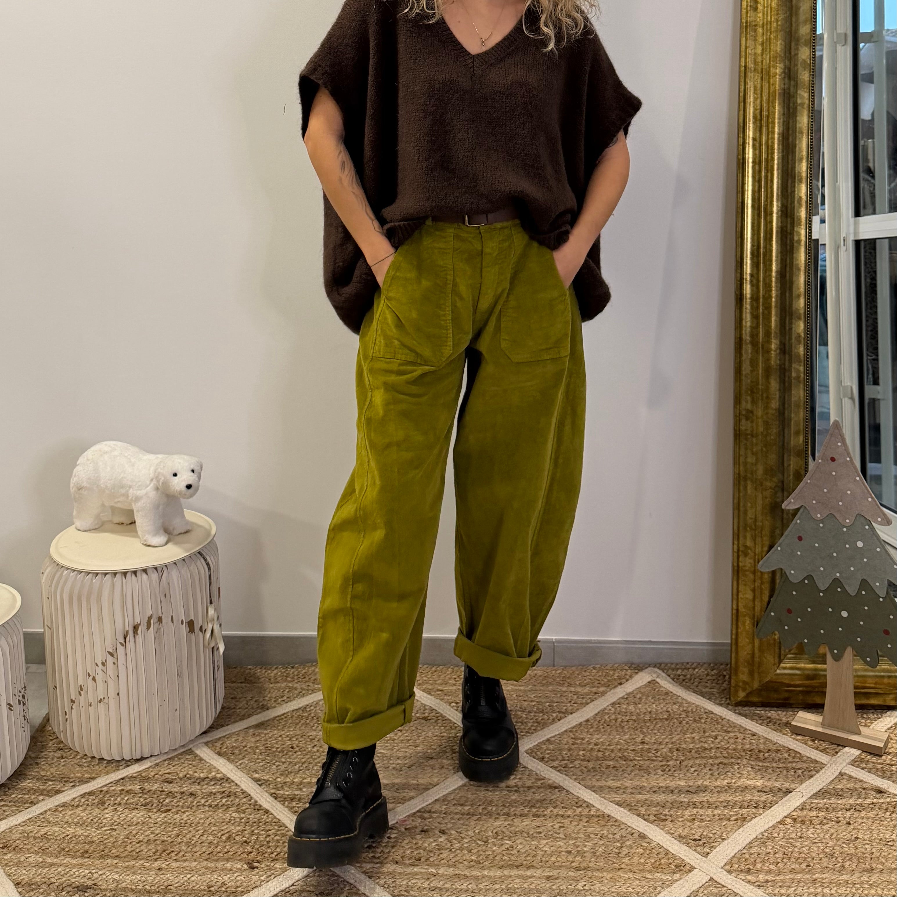 Pantalon LOUNA vert olive, velour côtelé