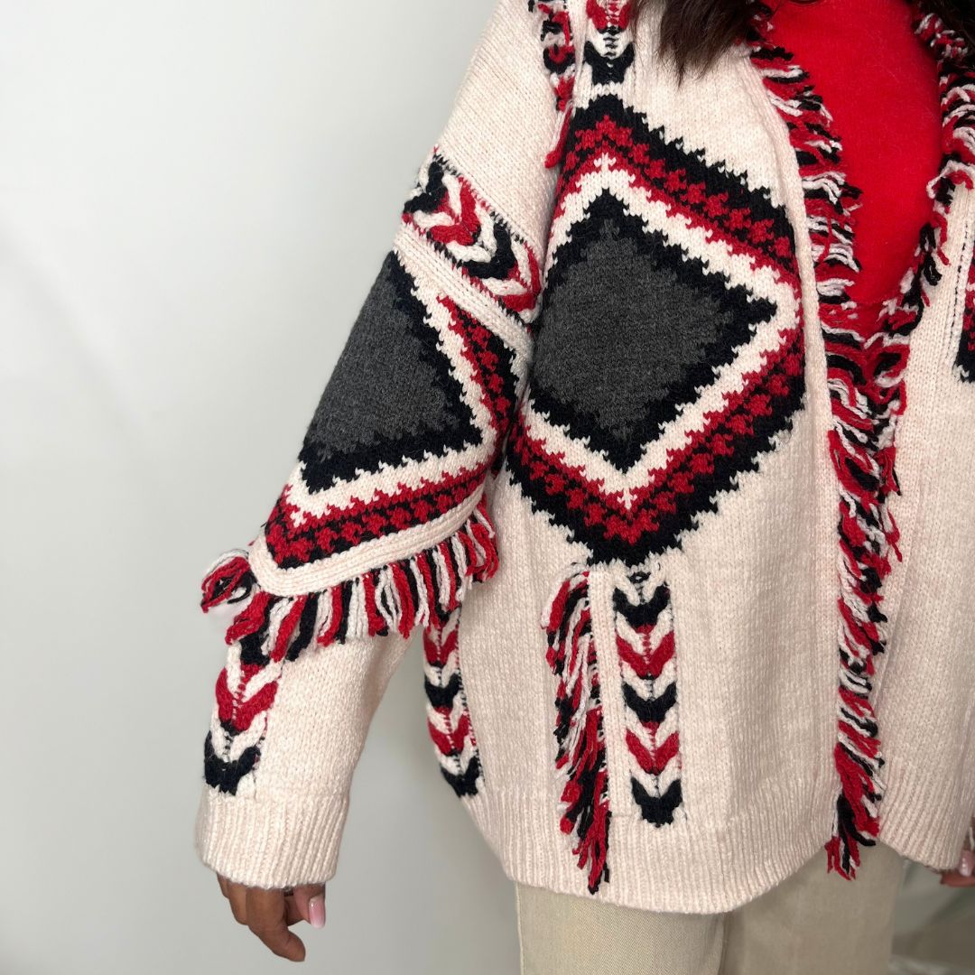Veste en maille oversize sans fermeture TROMSO écrue ornée de motifs géométriques et de franges