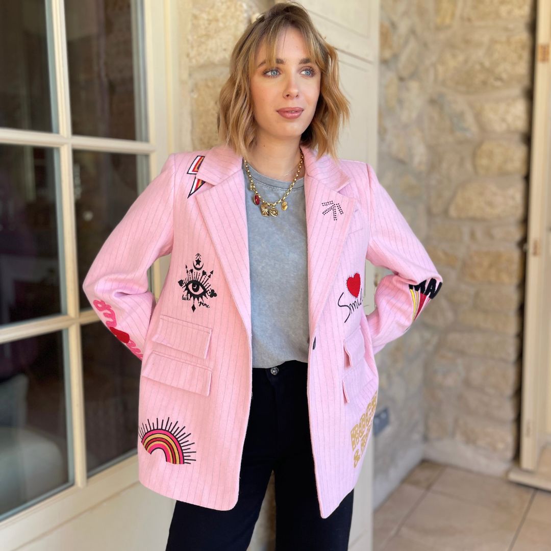 Blazer à rayures composé de laine ANNIE rose orné de diverses broderies multicolores