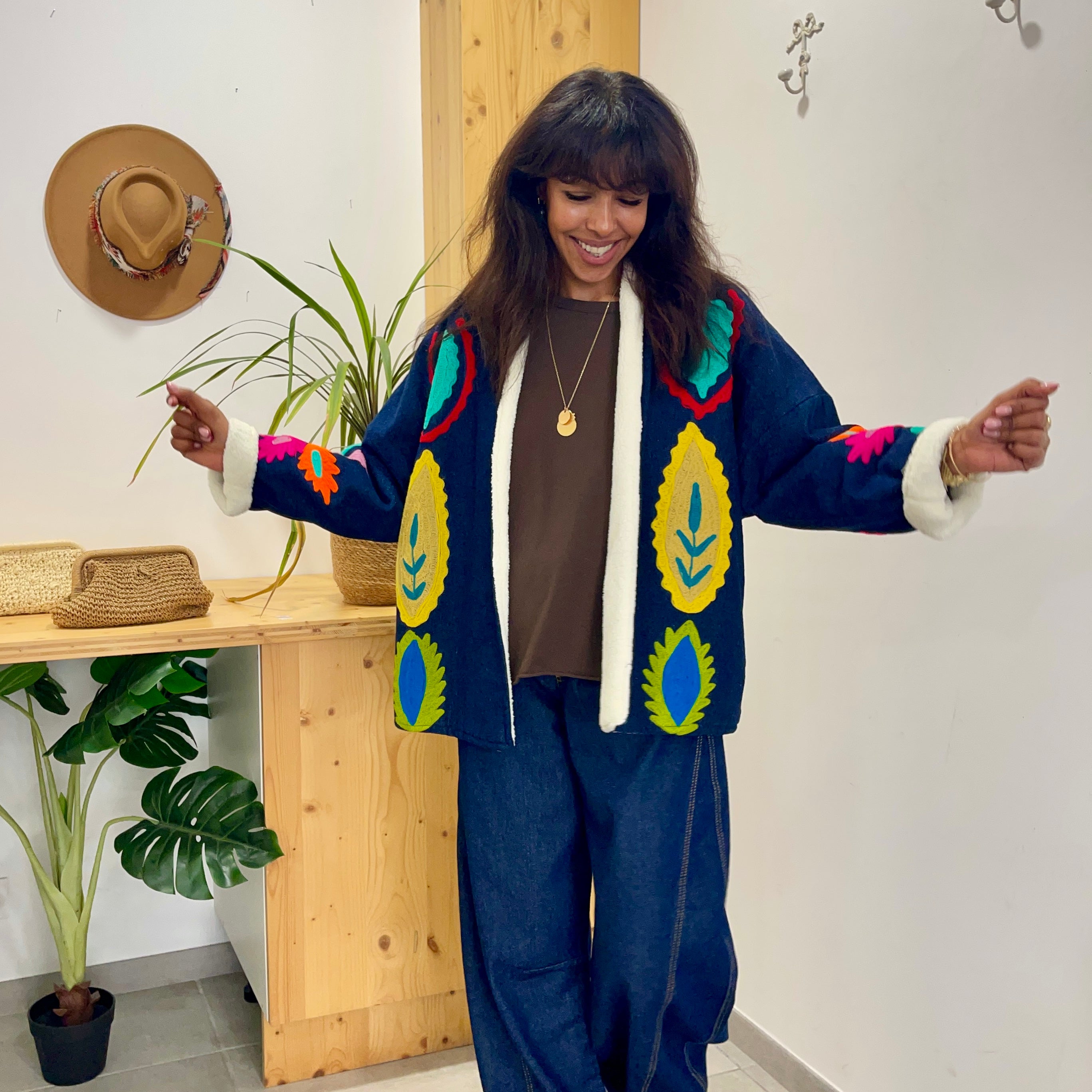 Veste KIMONO en denim foncé avec broderies