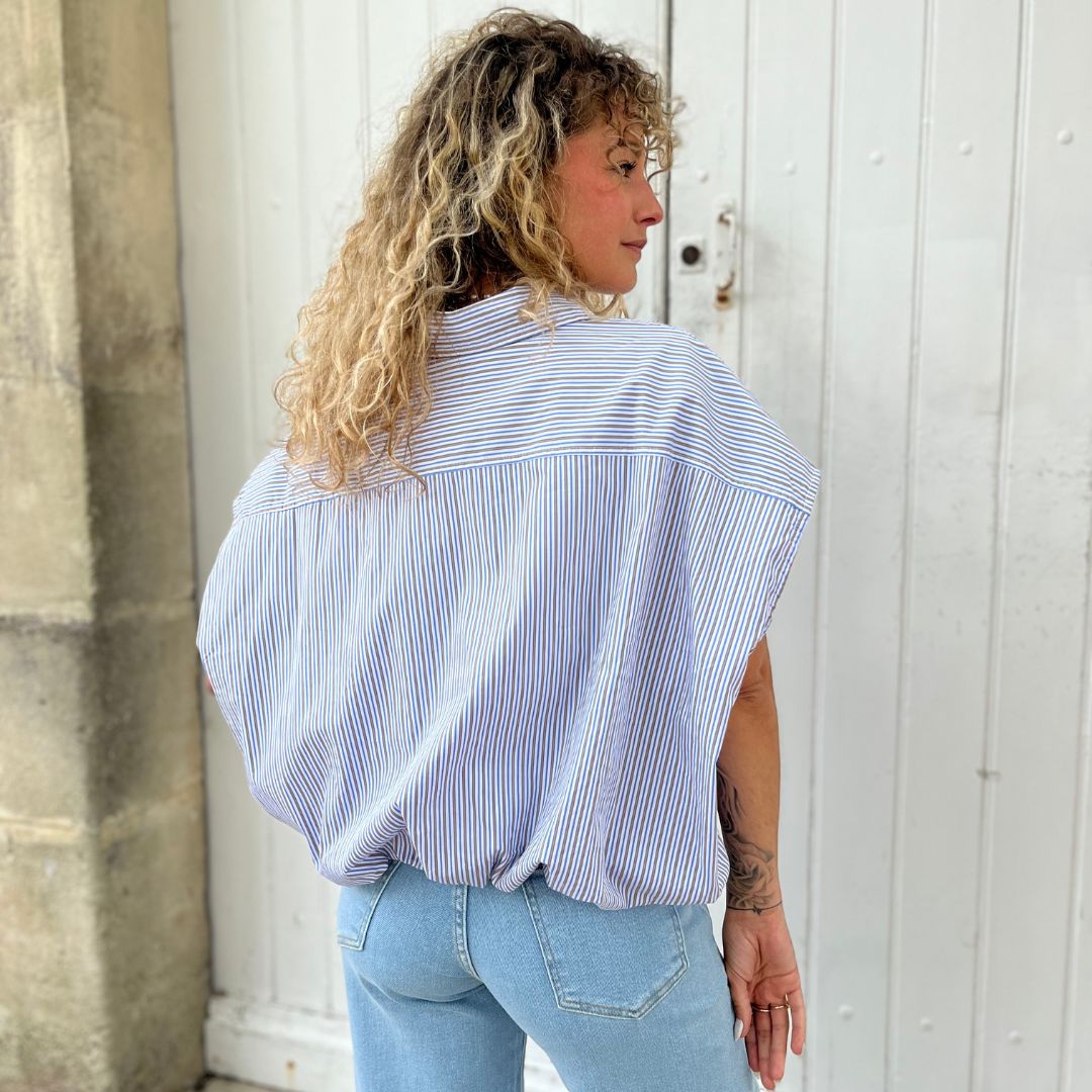 Chemisier sans-manches rayé THERESA bleu à la coupe oversize