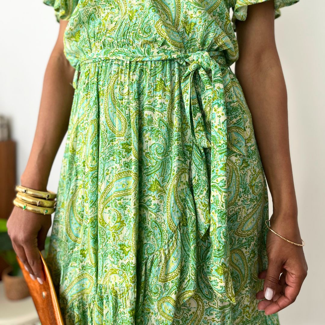 Robe effet cache-coeur aux motifs verts ISA à la longueur au dessus du genou