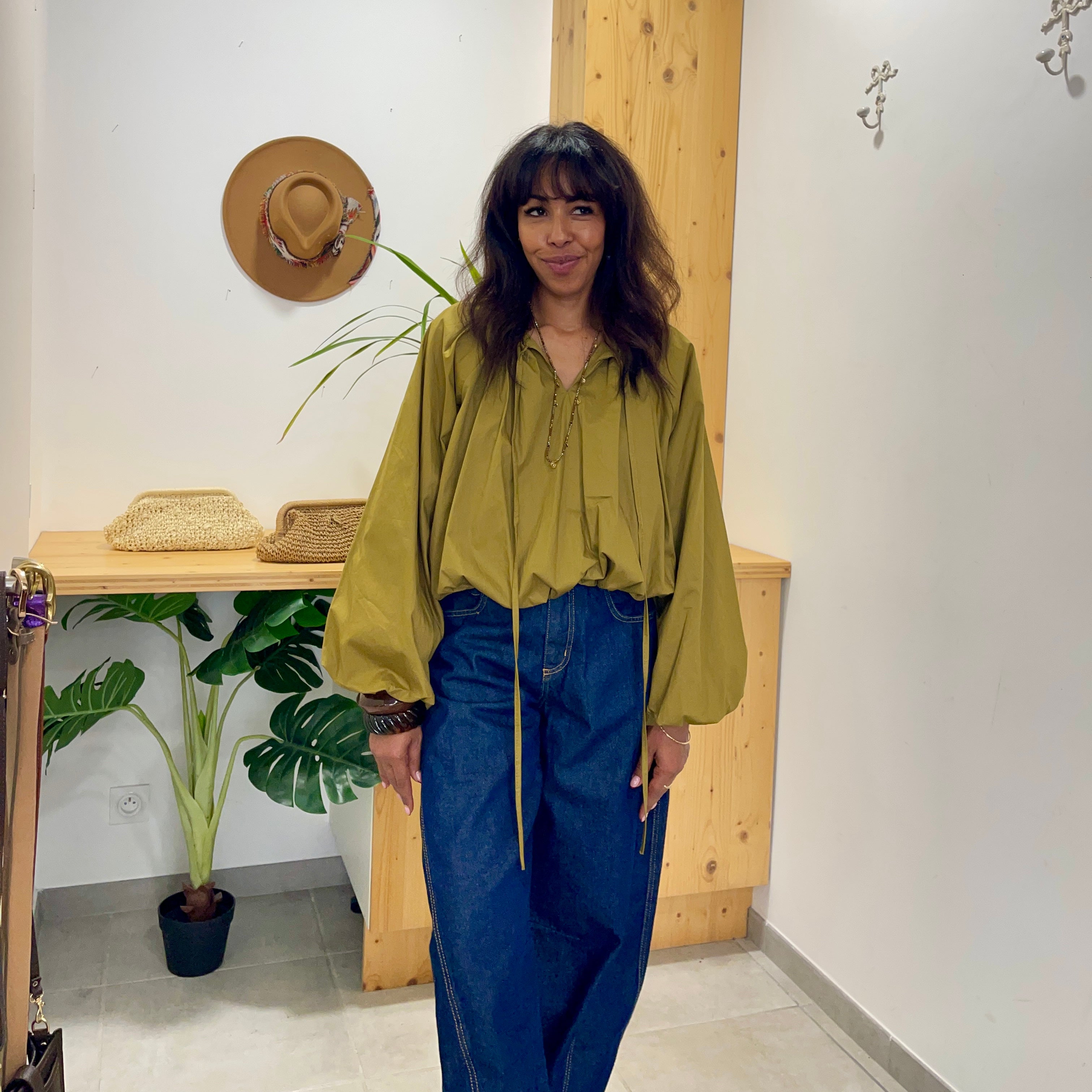 Blouse CLODY vert olive manches bouffantes, 100% coton