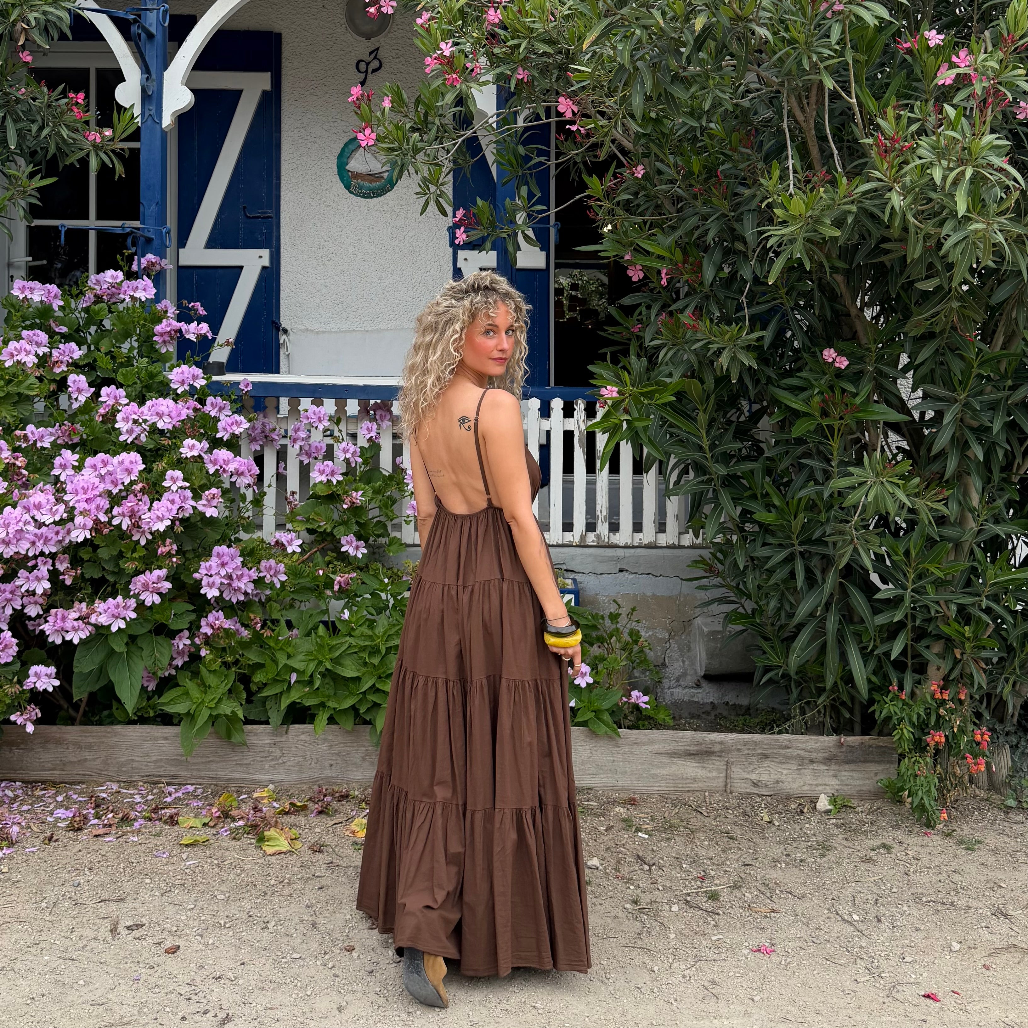 Robe longue SOLEIL bohème marron dos nu