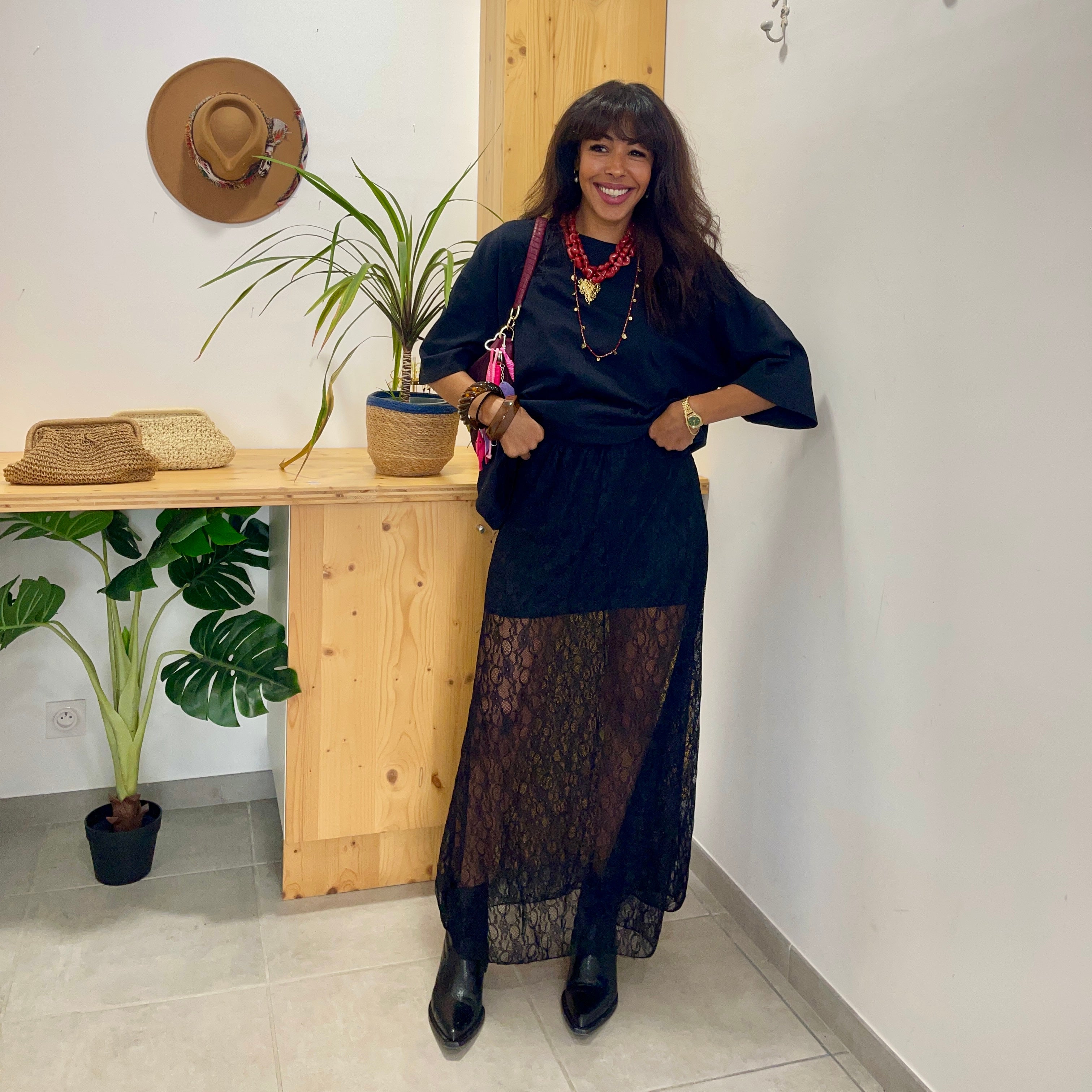 Jupe longue ELA en dentelle noire