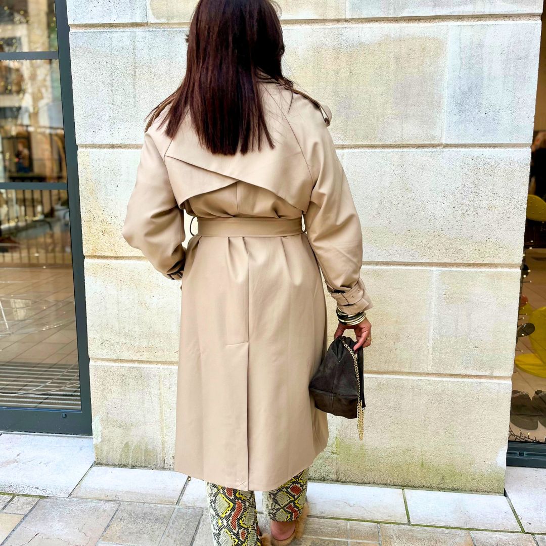Trench beige à la longueur midi MARLENE agrémenté d'une ceinture