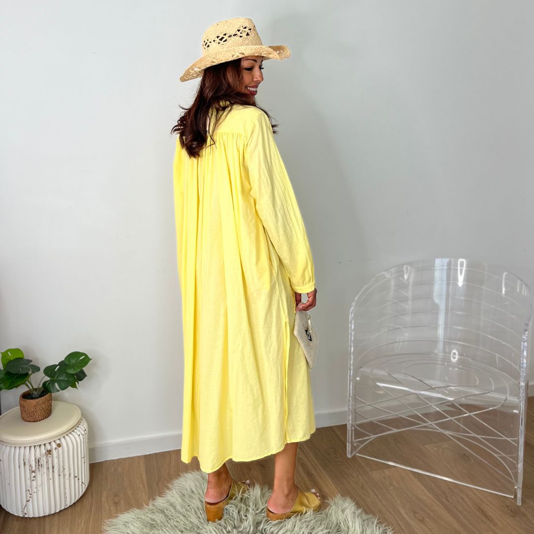 Robe longueur midi à la coupe large JULIE jaune dotée de fentes