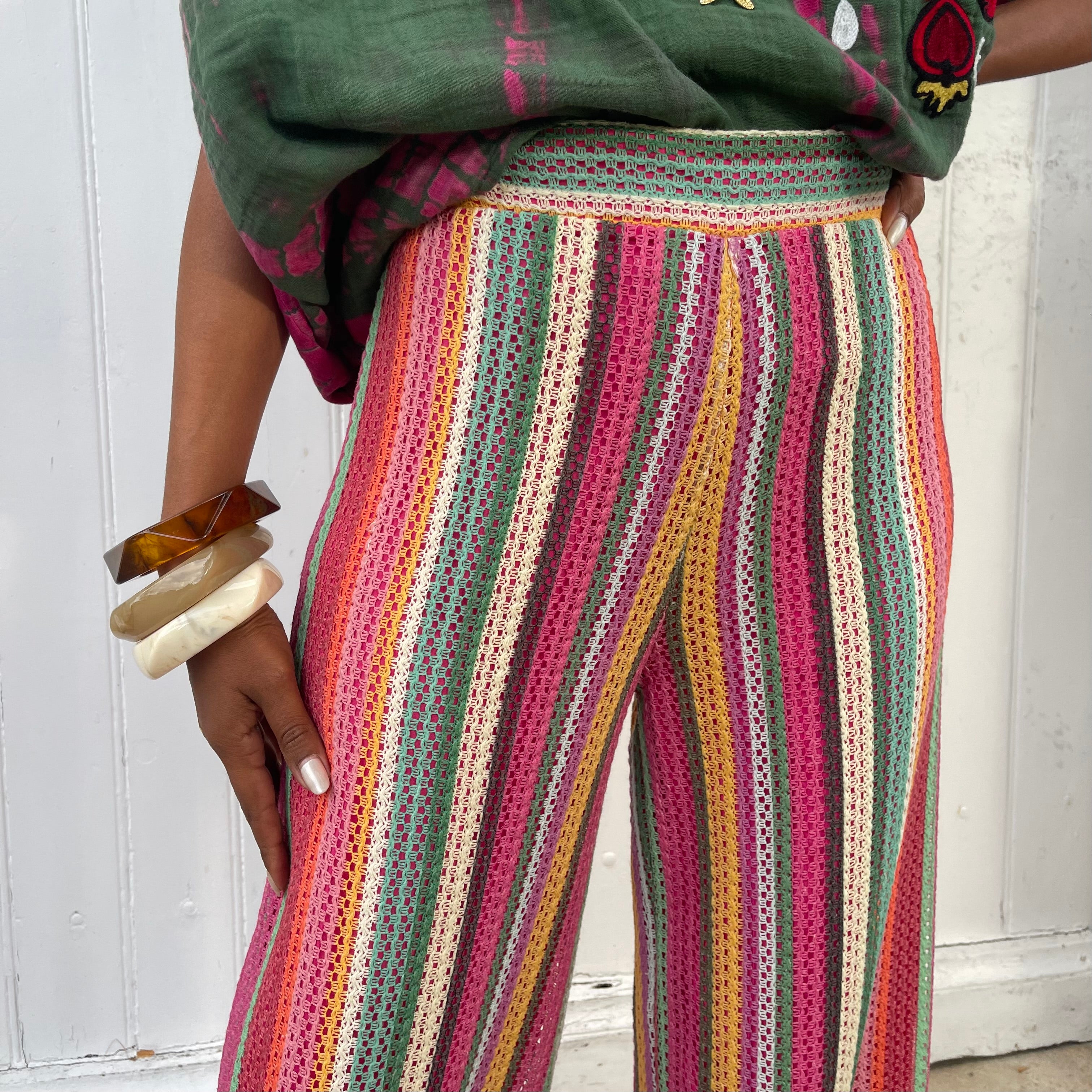 Pantalon MADRID à rayure rose et la coupe fluide
