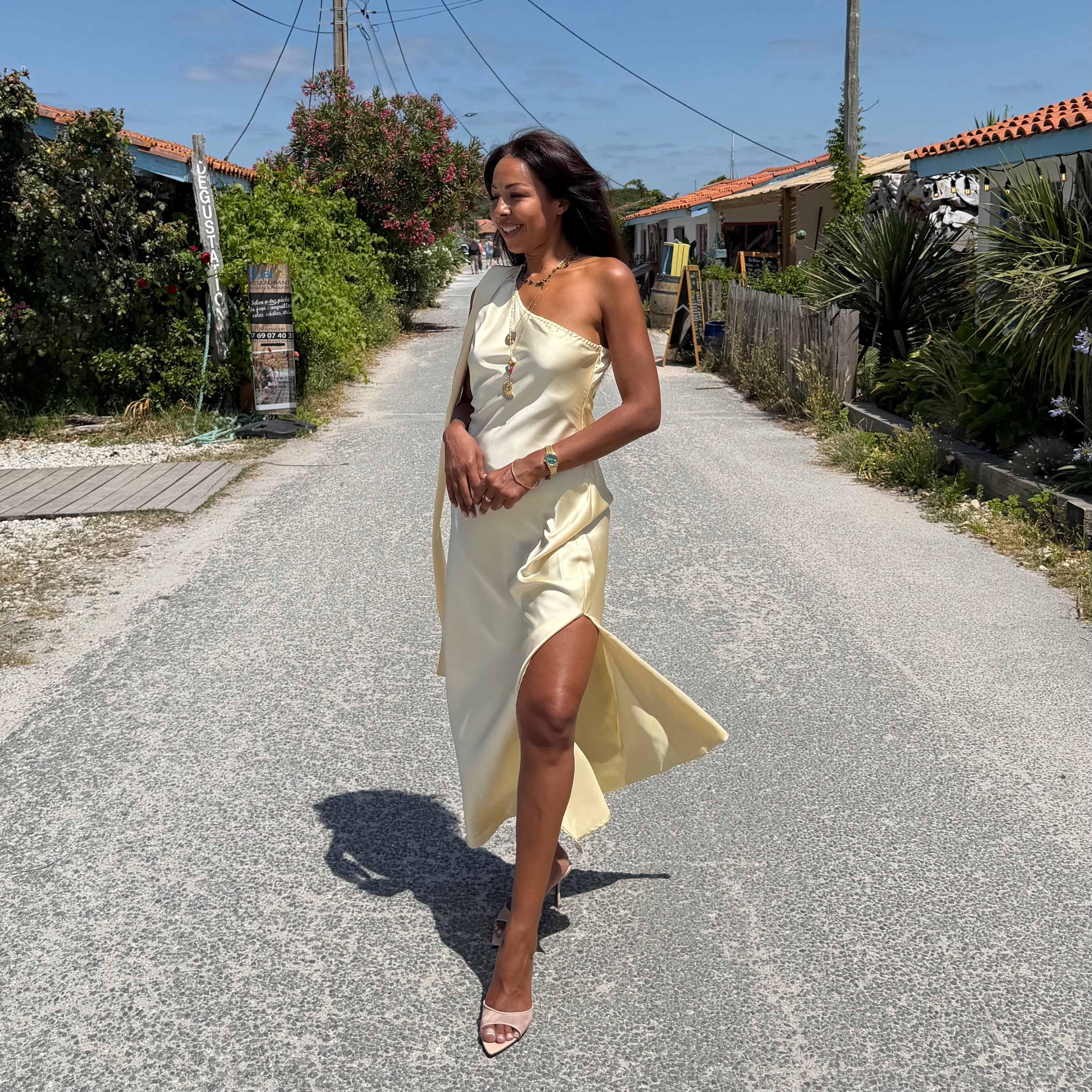 Robe longue satinée ESME jaune