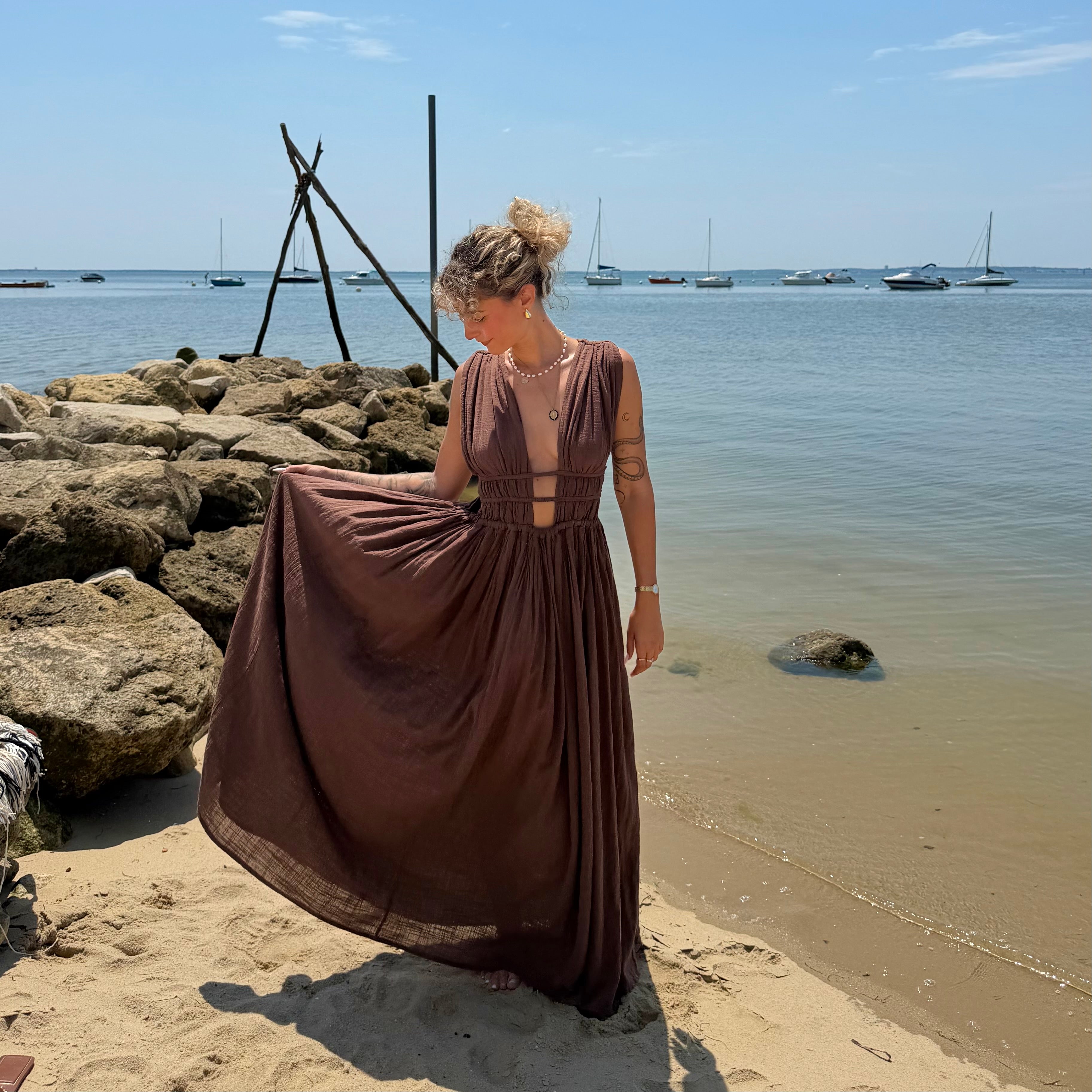 Robe GRECQUE bohème marron dos nu