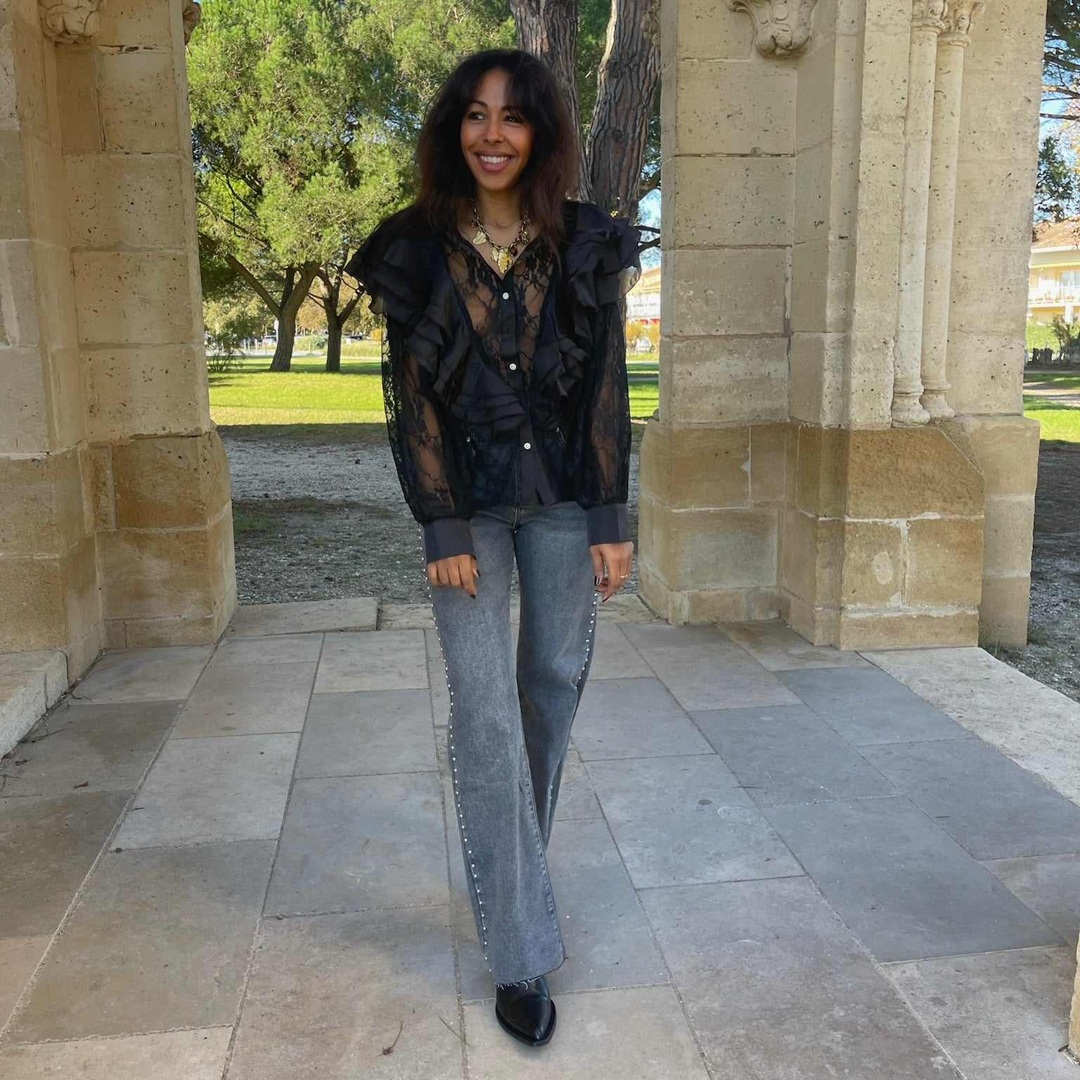jeans ASSIA coupe flare gris avec clous