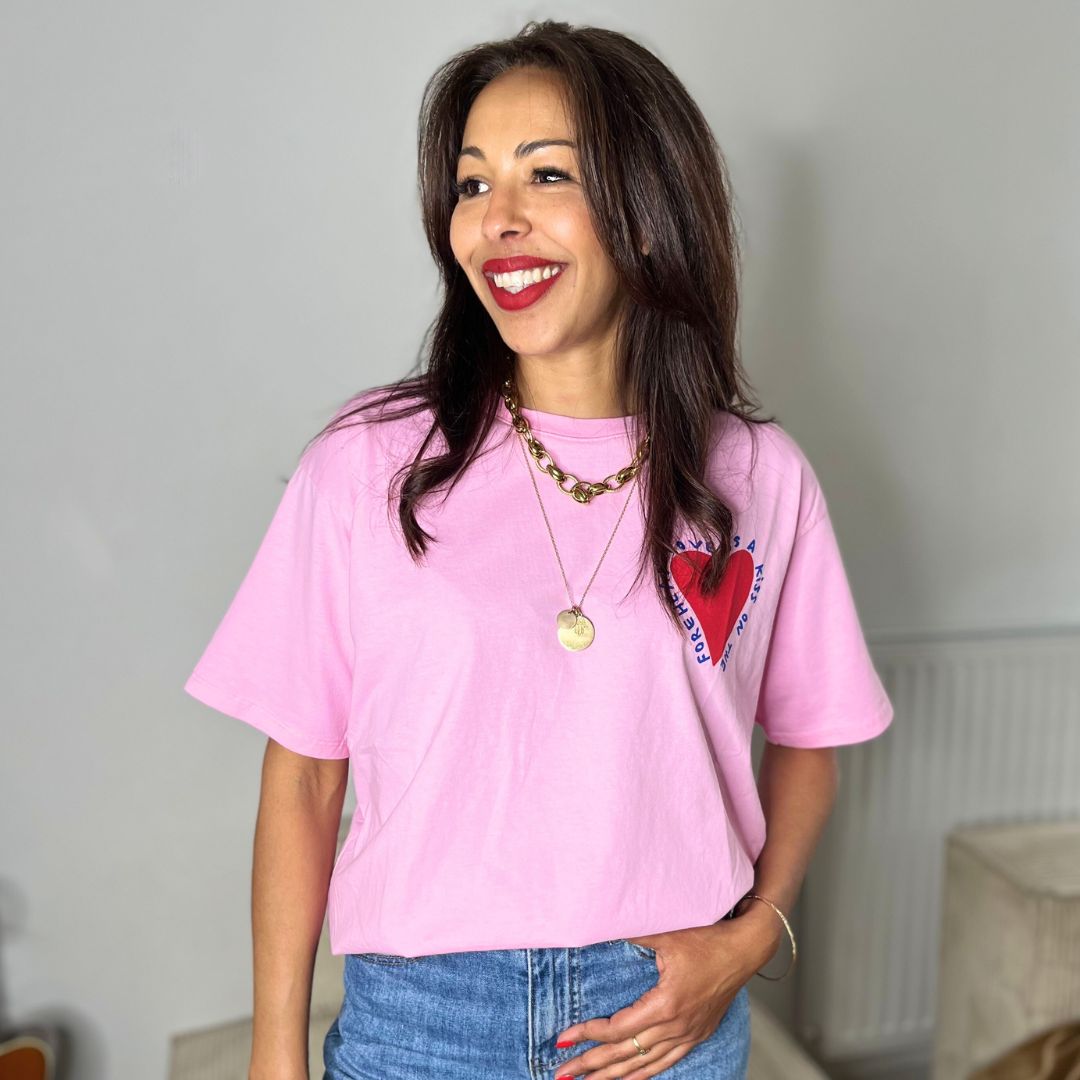T-shirt manches courtes en coton KISS rose à la coupe oversize