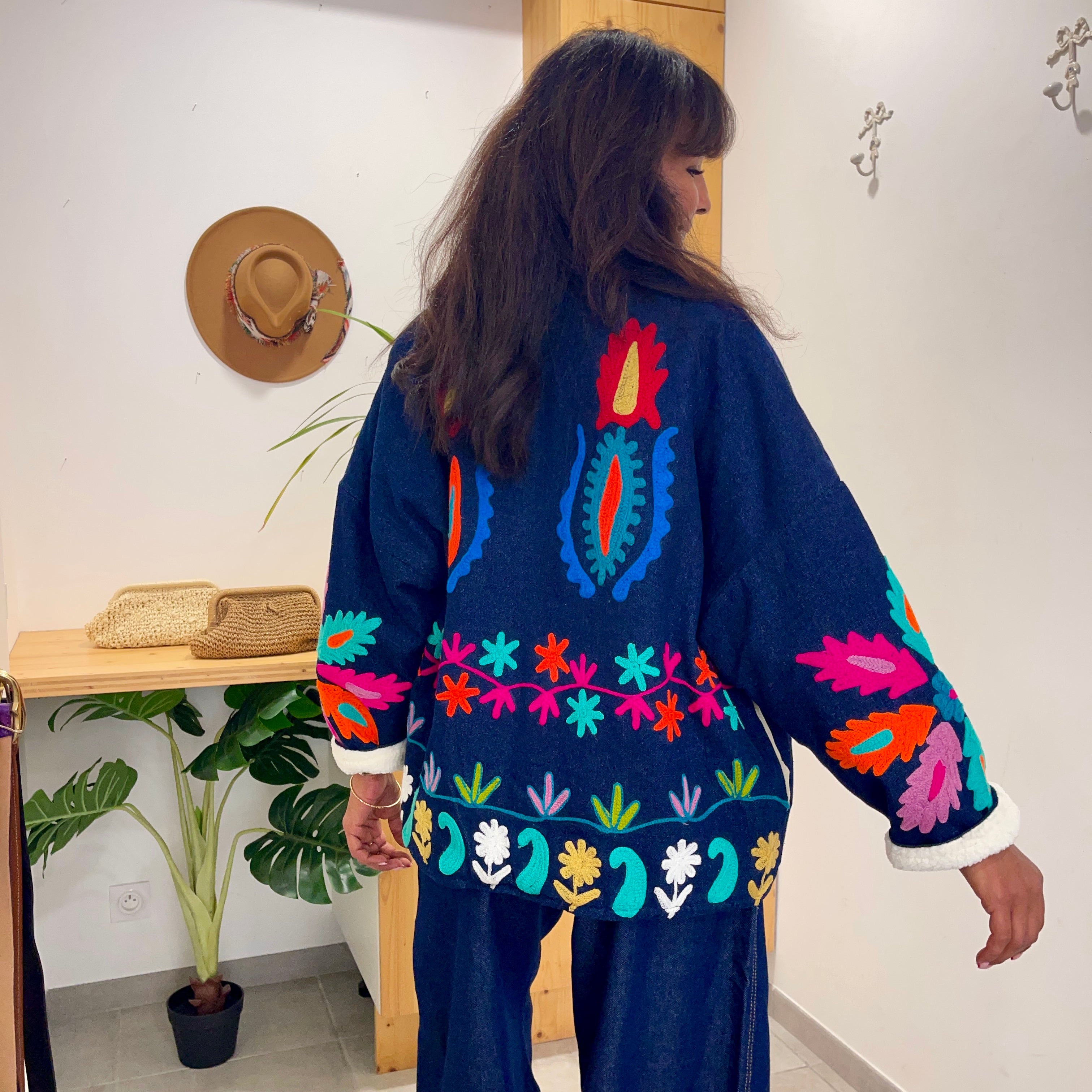 Veste KIMONO en denim foncé avec broderies