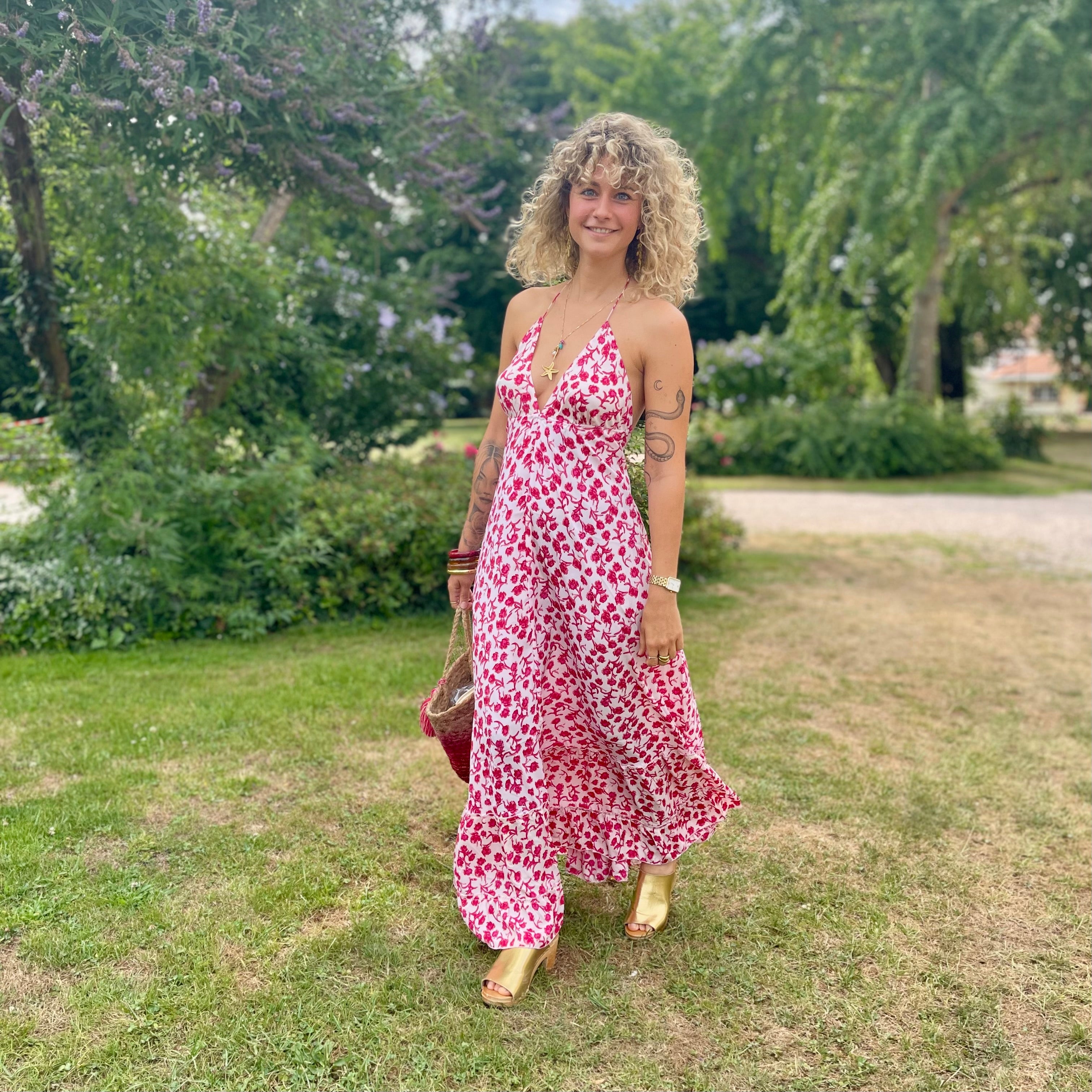 Robe longue SALVADORE dos nu à l'imprimé fleuri rose