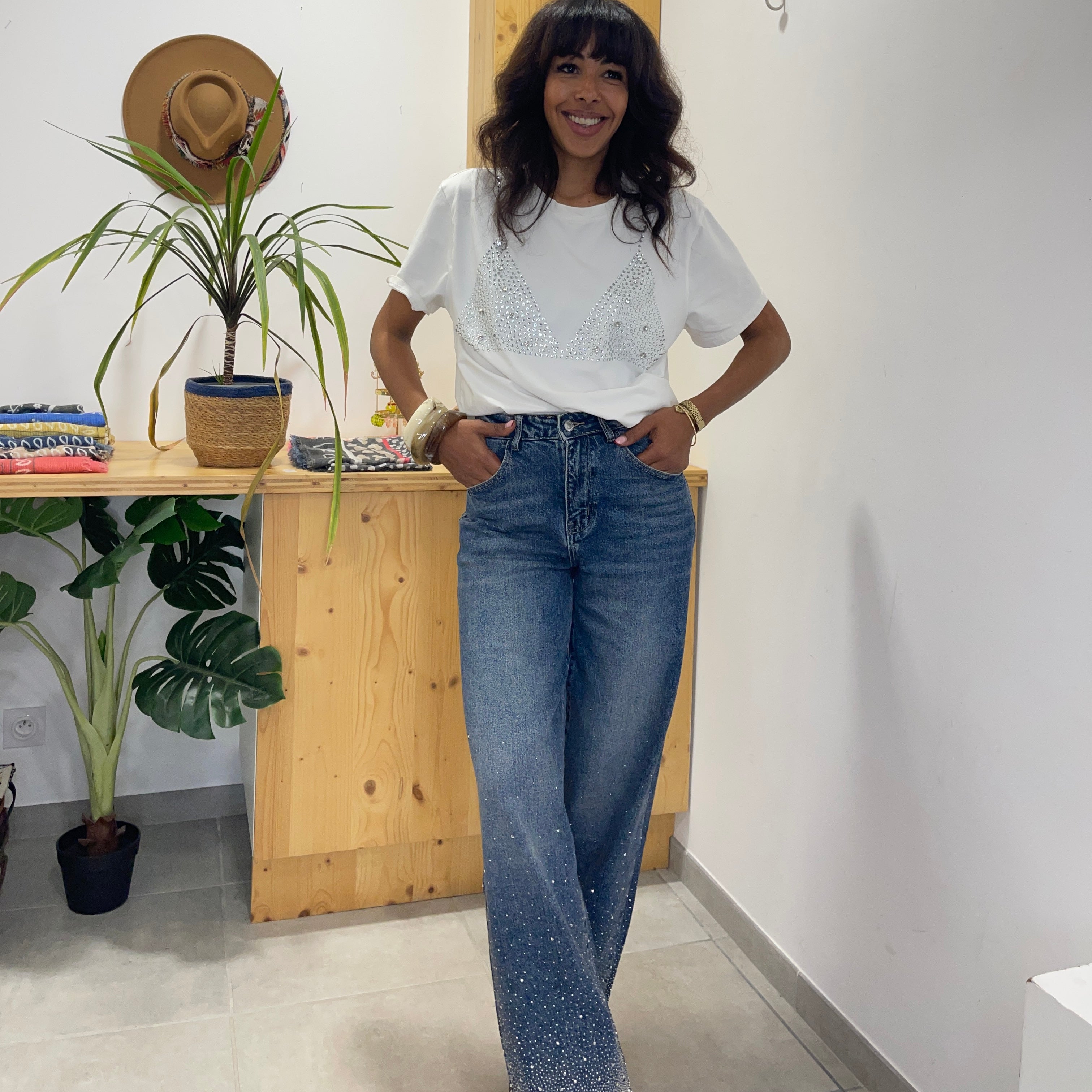 Jean PARFAIT à la coupe droite et aux détails de strass