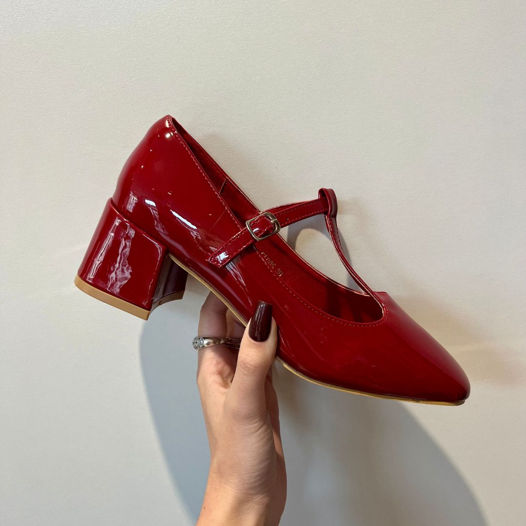 Babies rouges vernis à talon MAUREEN dotées d'une sangle en T