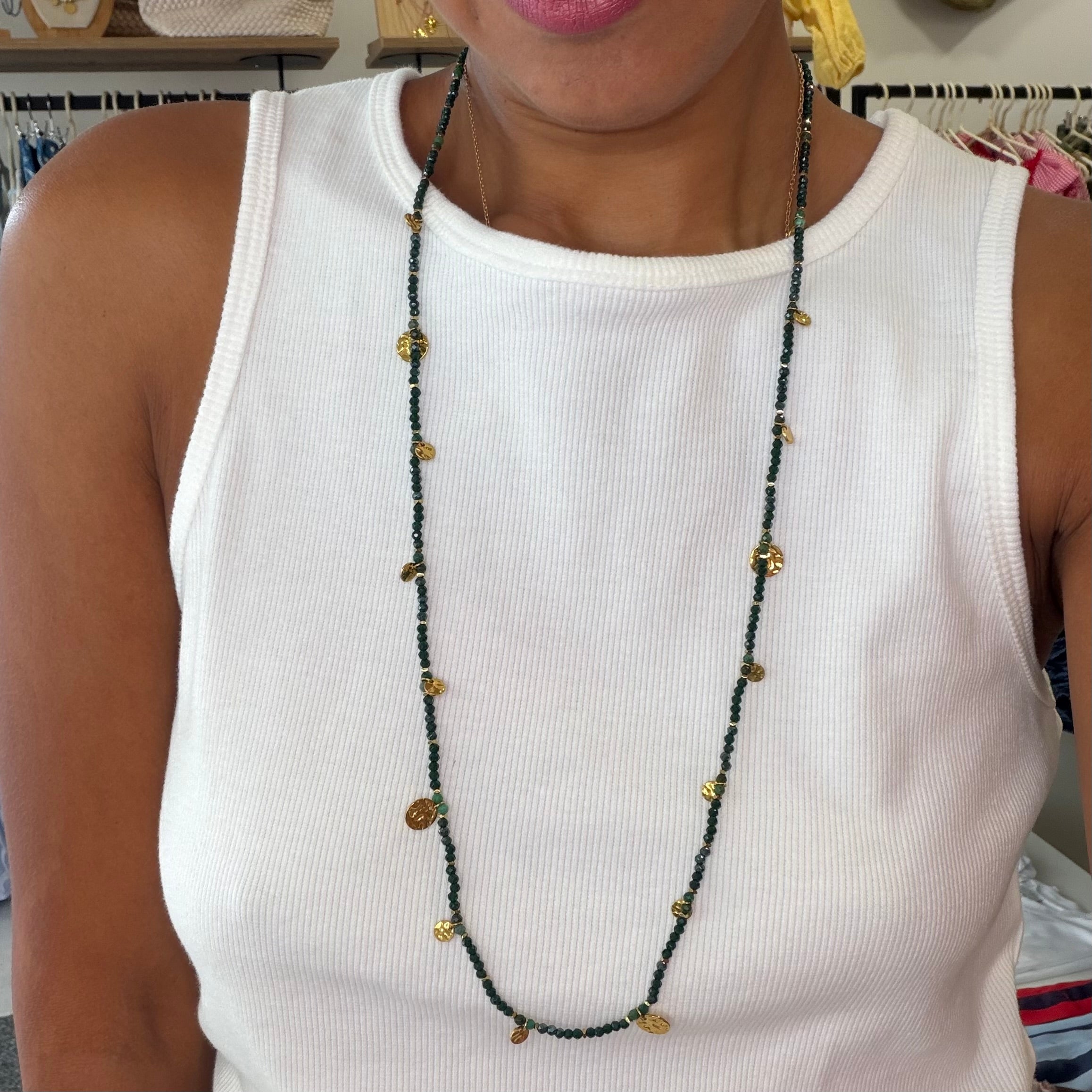 COLLIER SAUTOIR PERLES & MÉDAILLES ✨ vert foncé