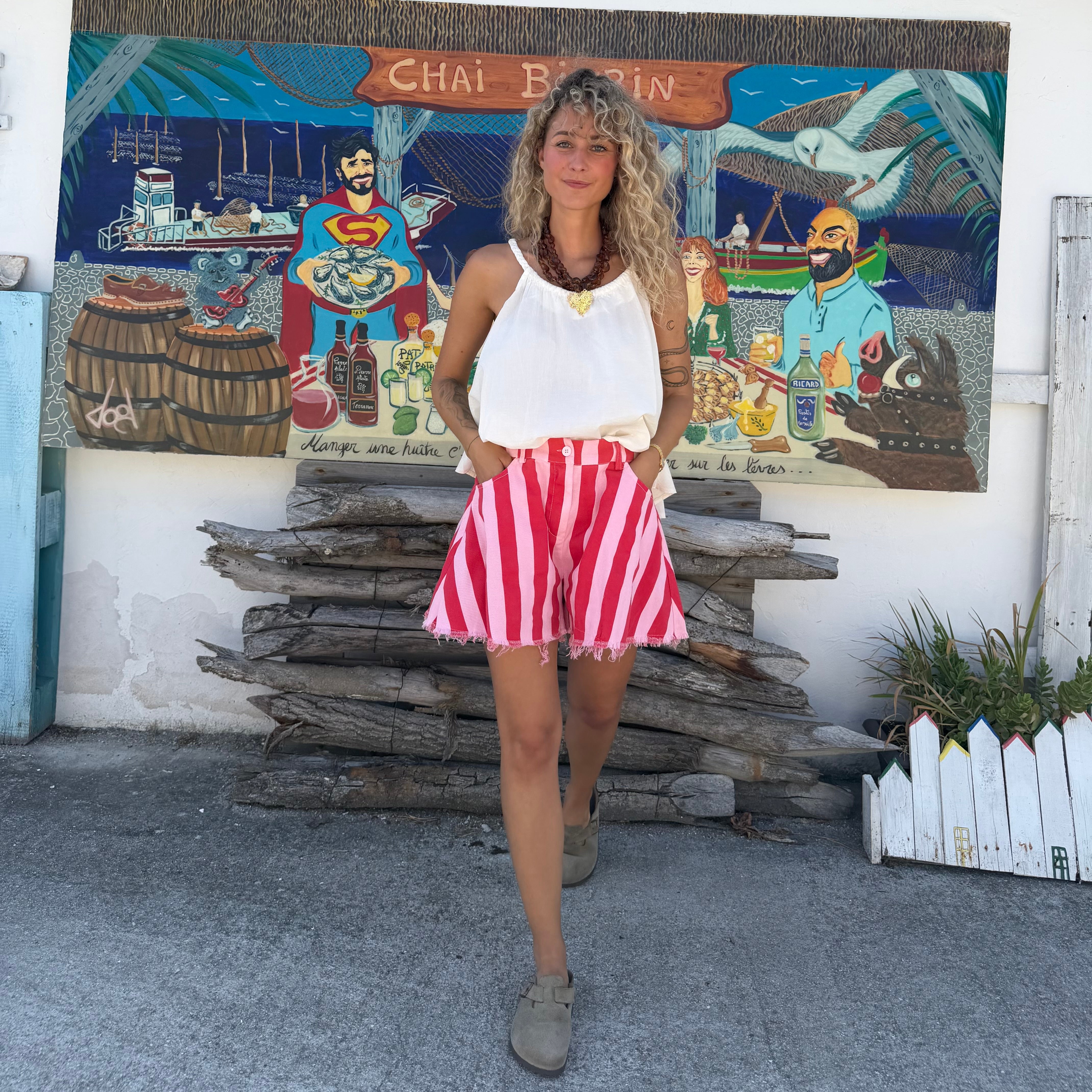 Short rose MIA en jean rayé rouge