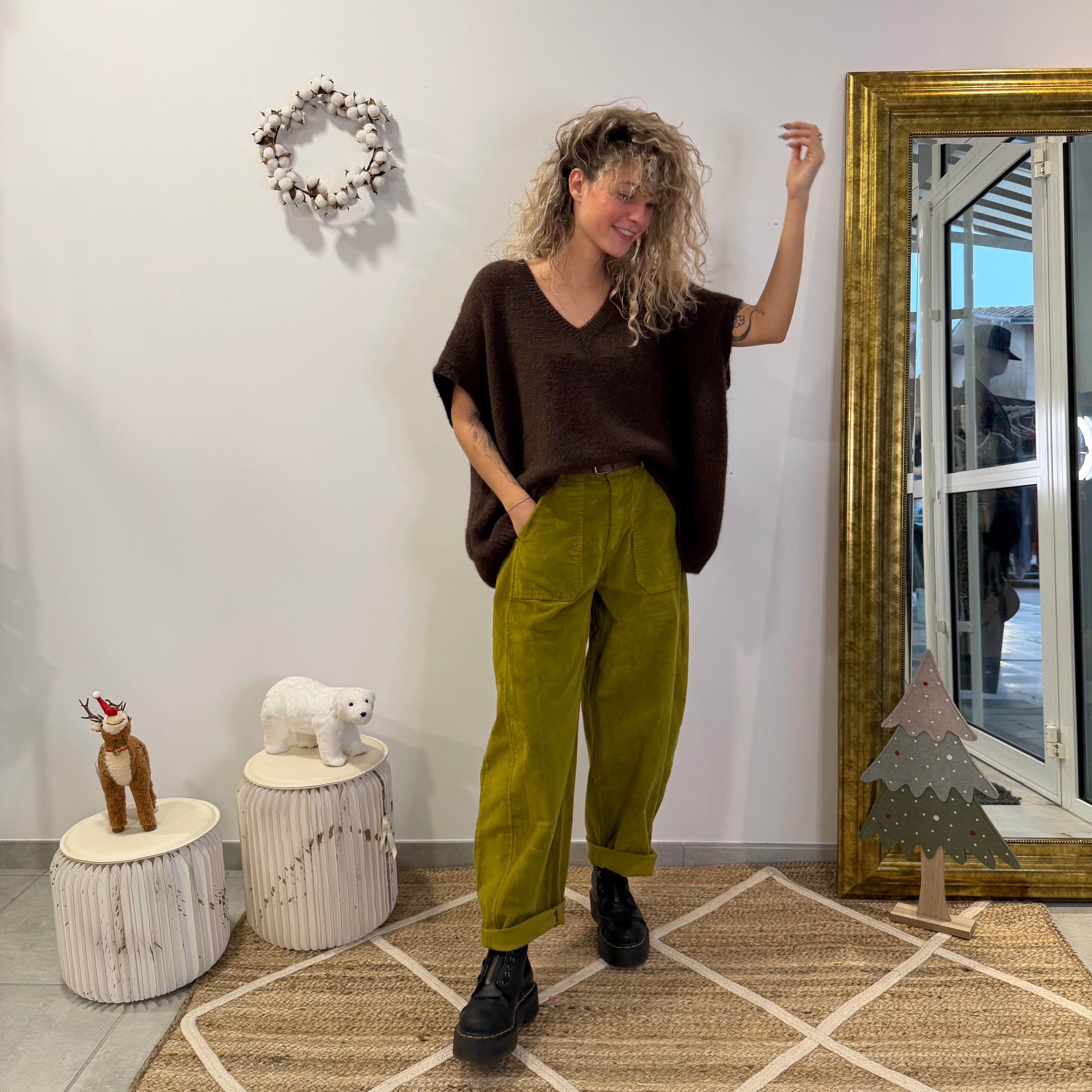 Pantalon LOUNA vert olive, velour côtelé