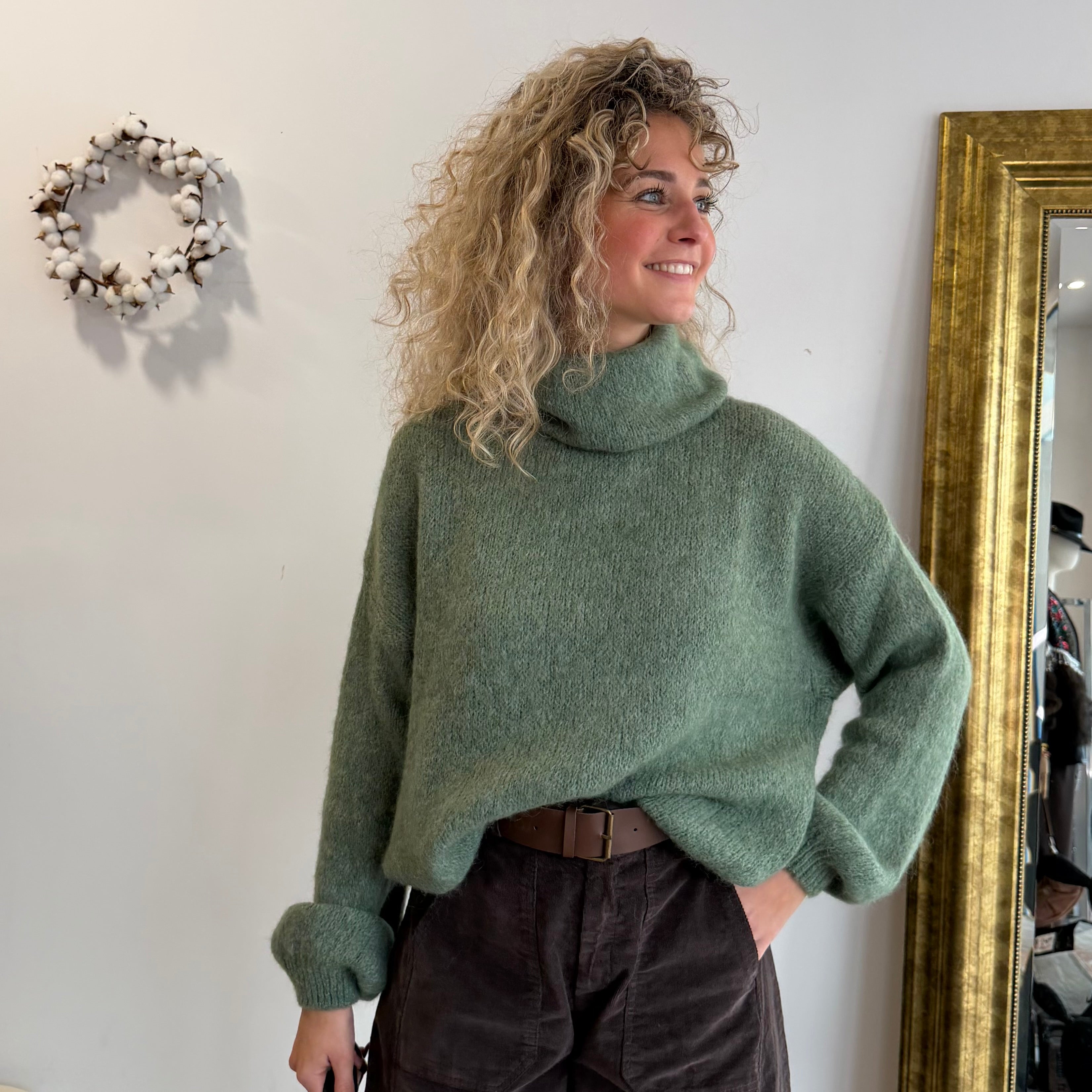 Pull col roulé LILIAN vert sauge, baby alpaga laine