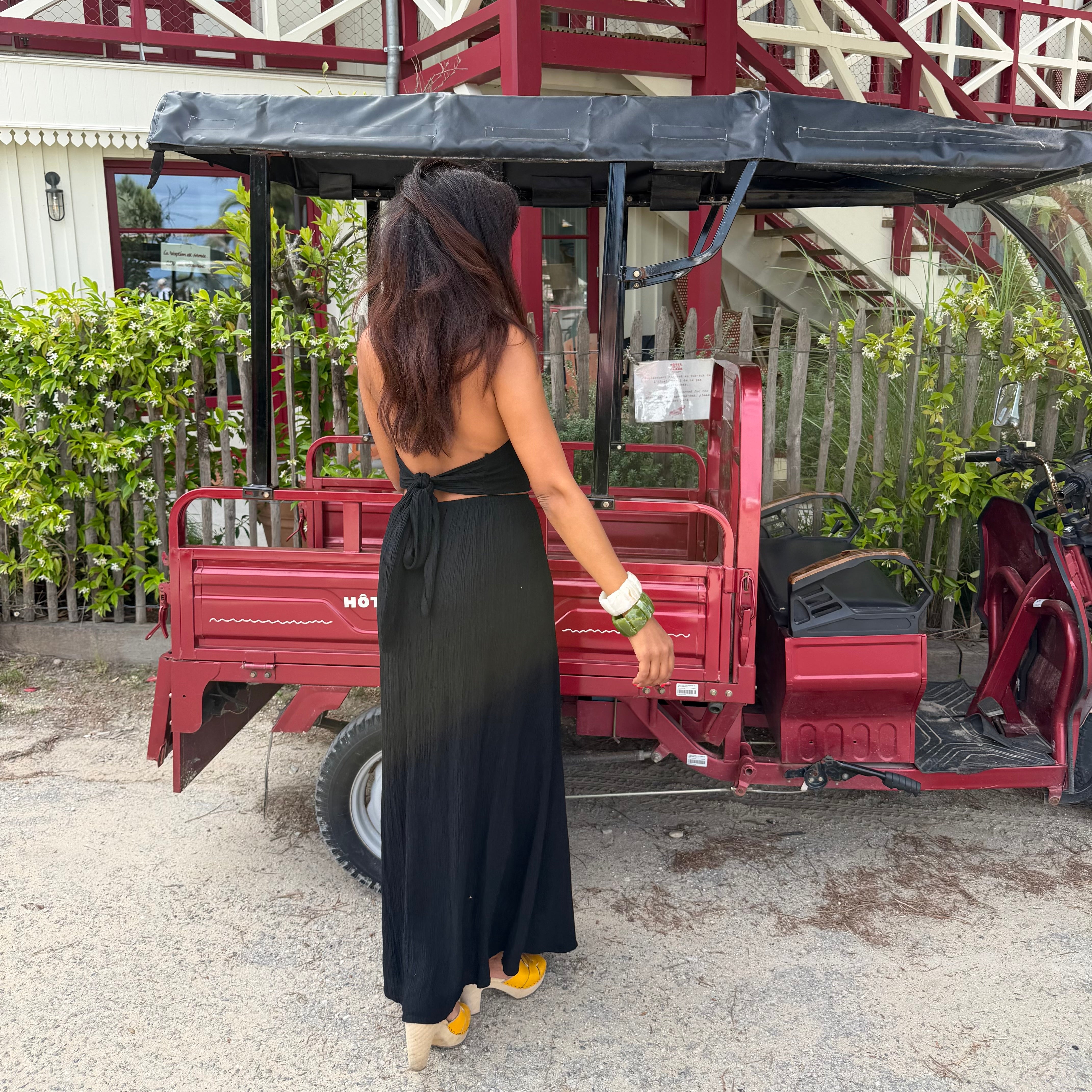 Robe longue DÉESSE dos nu noir irisée