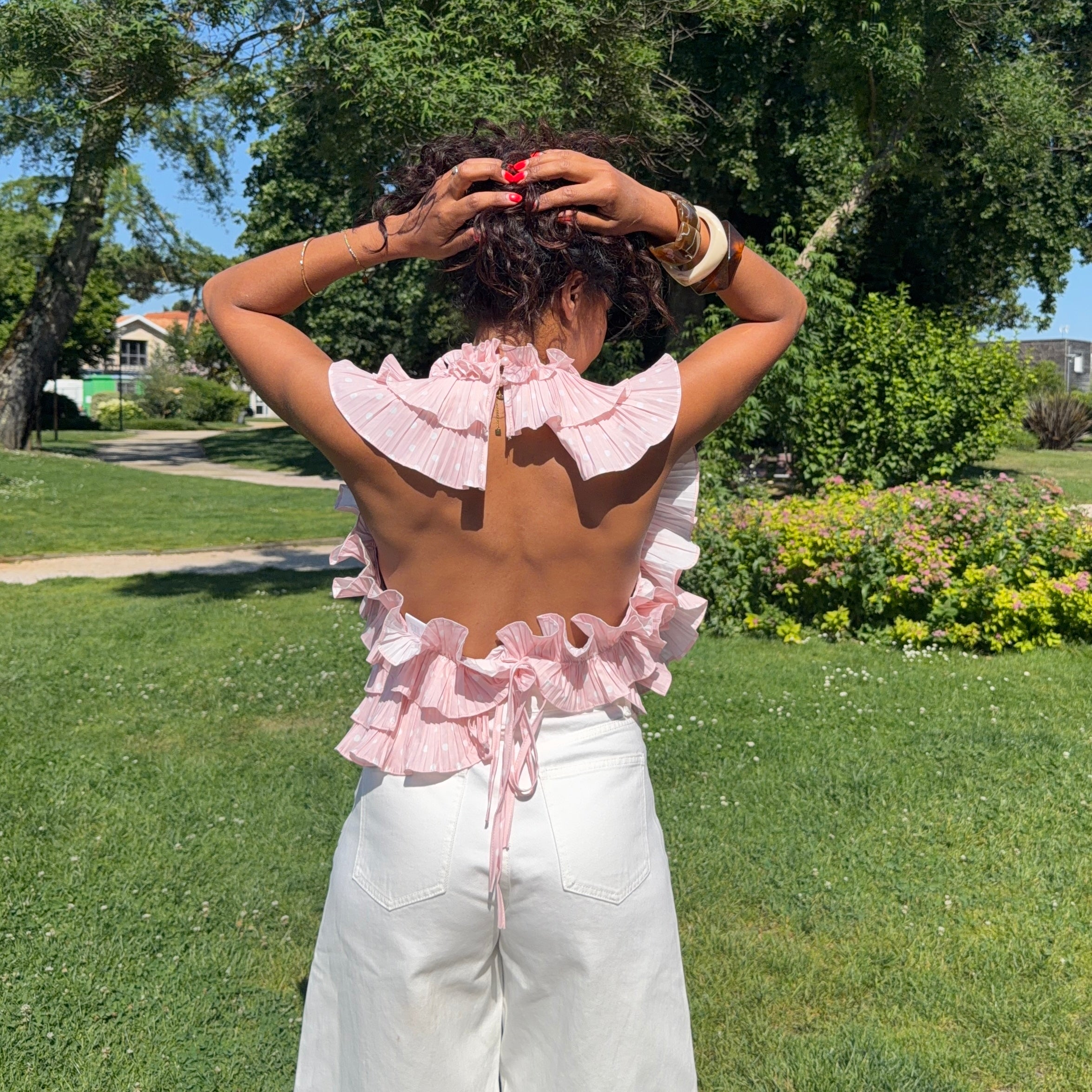 TOP DOS NU FLORE VOLANTS POIS rose