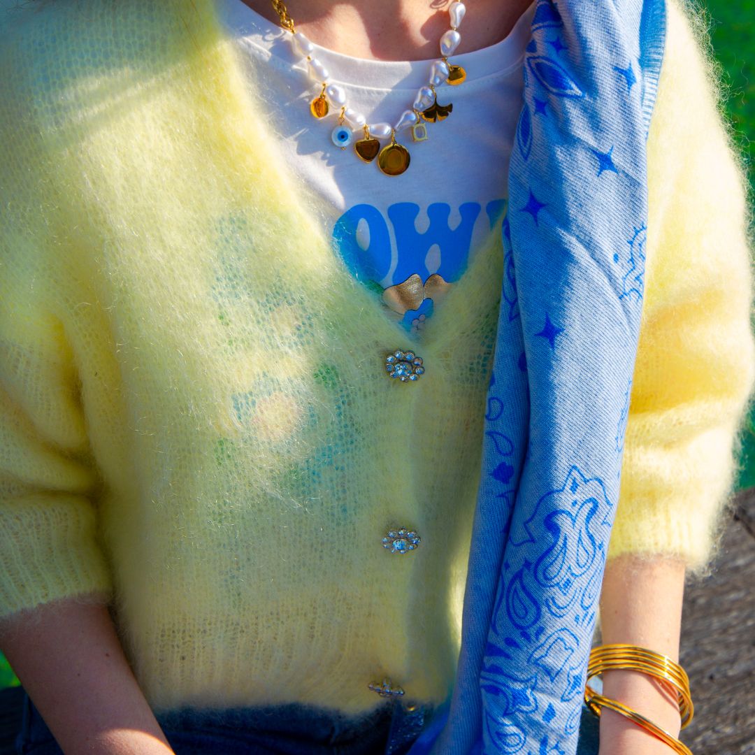 Gilet en kid mohair à manches trois-quarts STELLA jaune doté de boutons bijoux