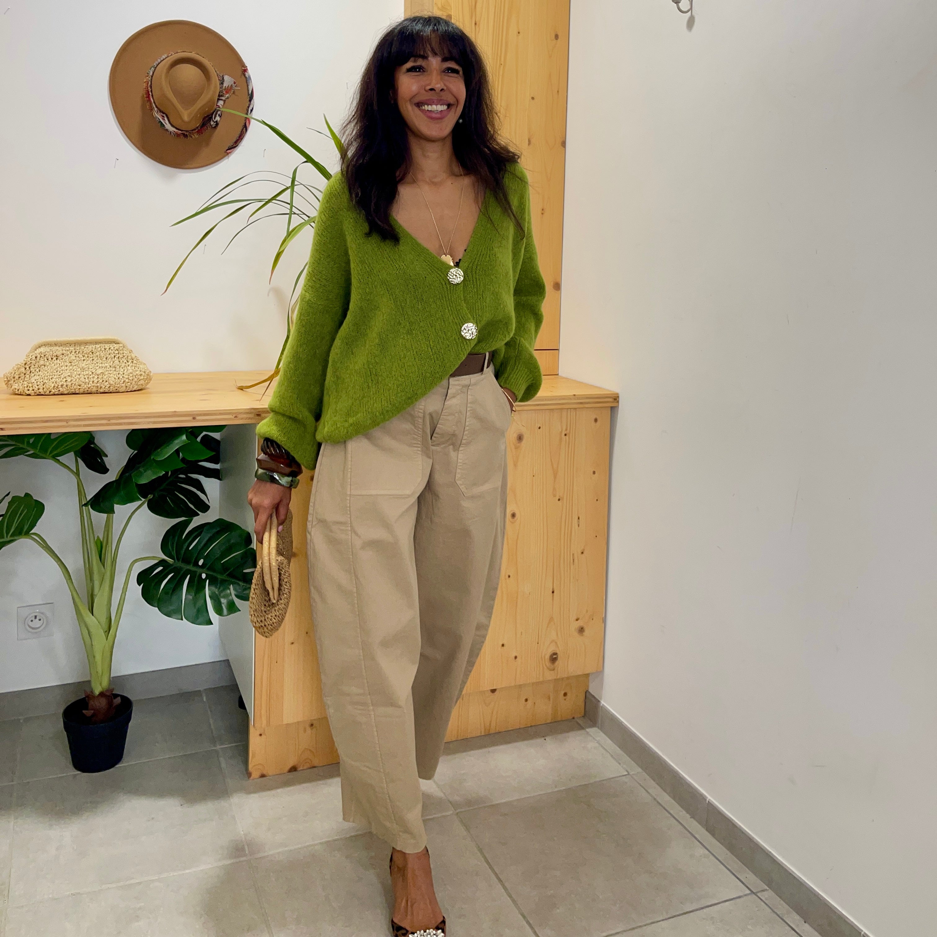 Pantalon LOUNA en coton beige à la coupe barrel