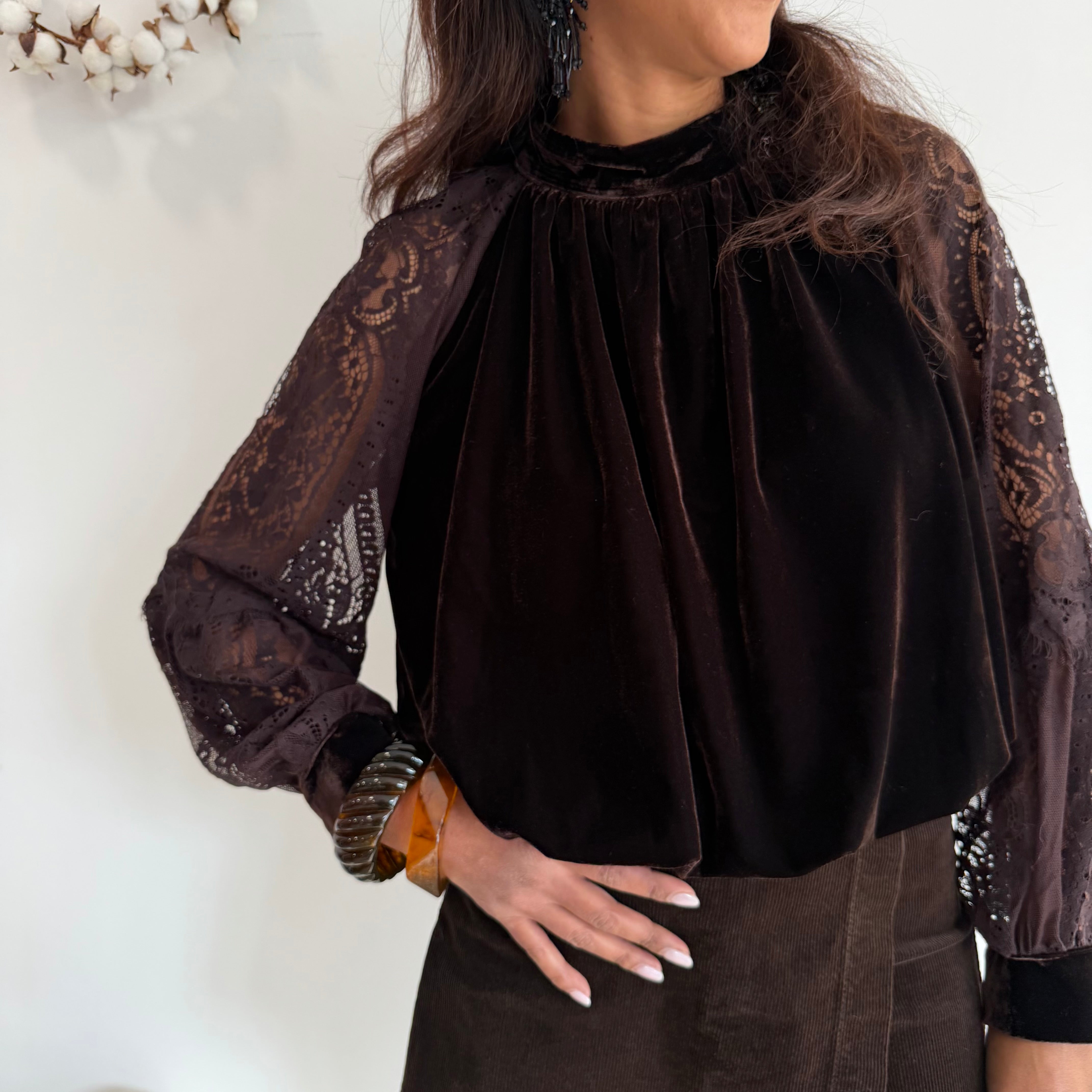 Blouse NERIDA, velours et dentelle couleur marron