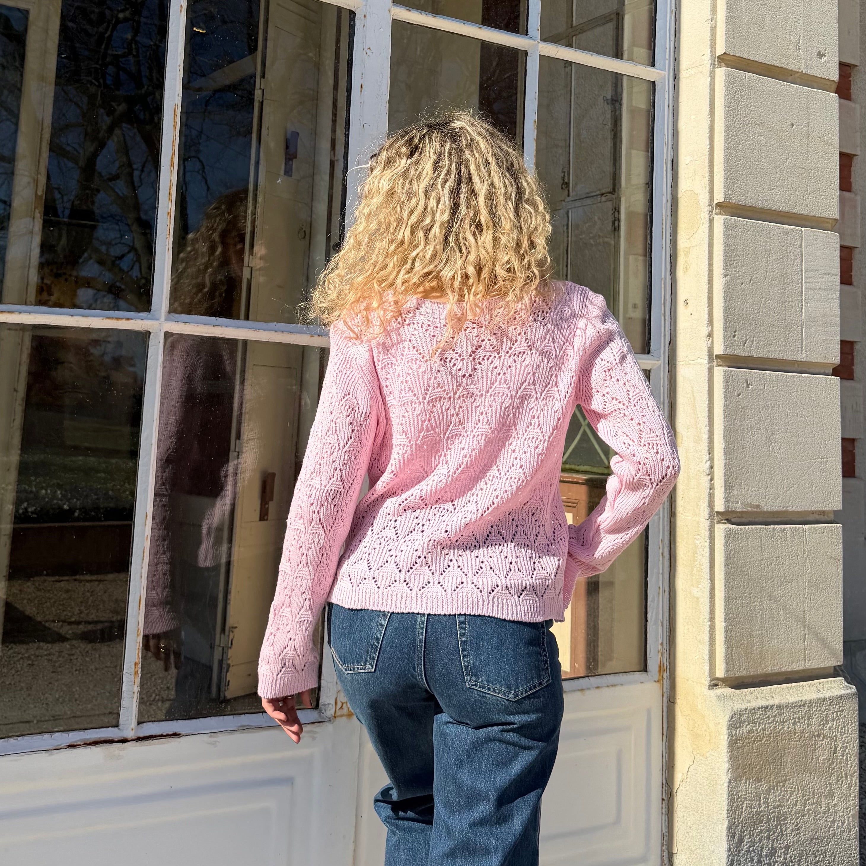 Gilet manches longues GRACE en maille ajouré rose.