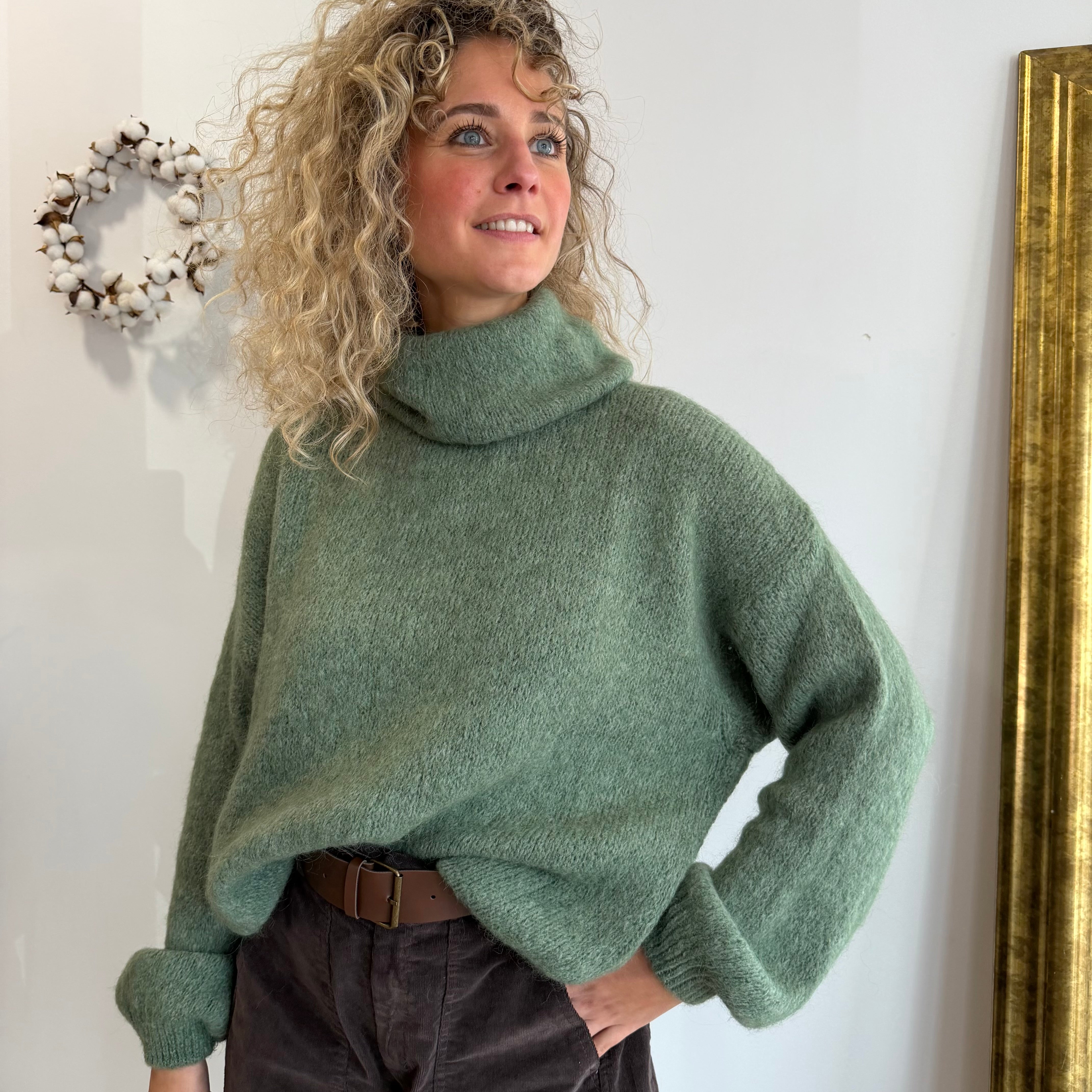 Pull col roulé LILIAN vert sauge, baby alpaga laine