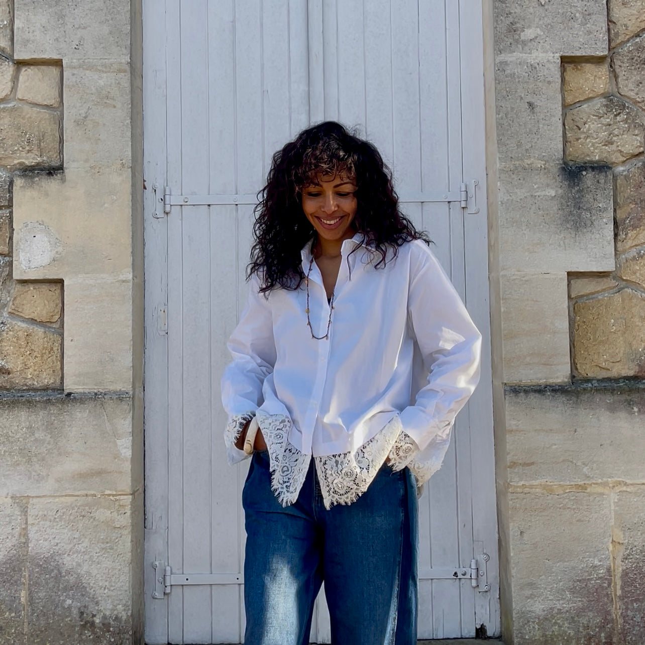 Chemisier blanc AMÉLIE aux détails de dentelle