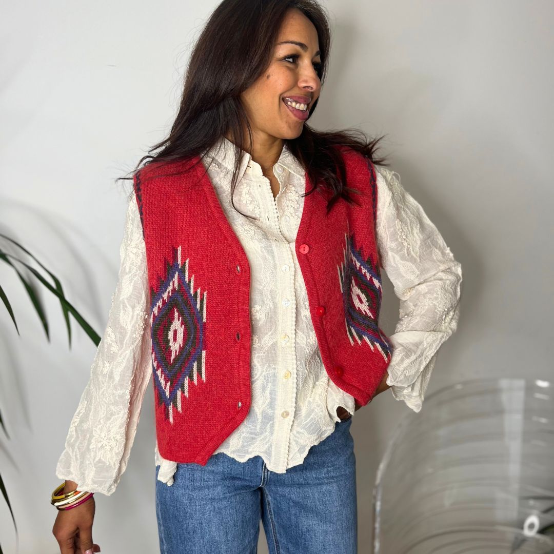 Gilet sans-manches LAURA rouge au motif style aztèque