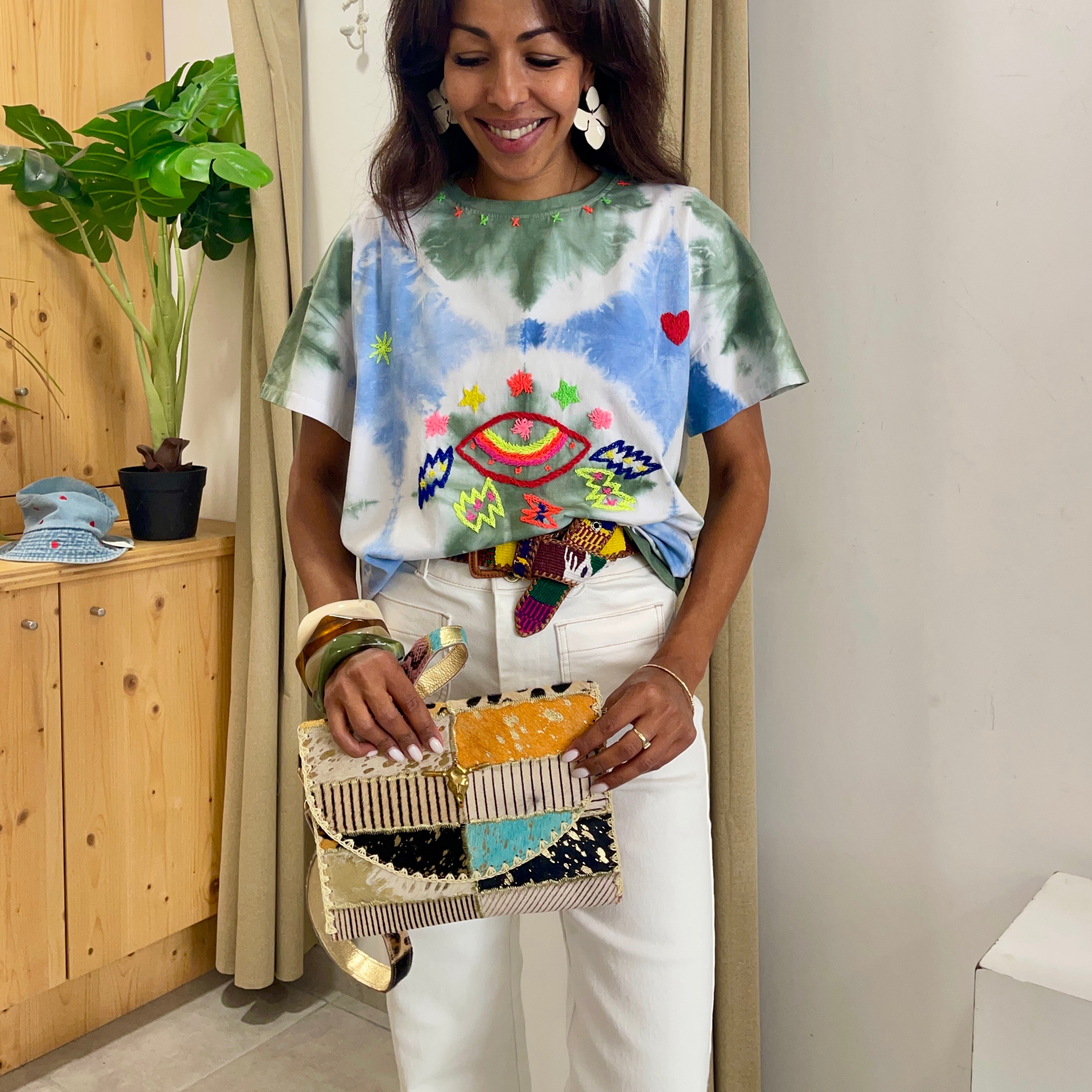 T-shirt manches courtes NAYA bleu Tie & Dye & Broderie Main