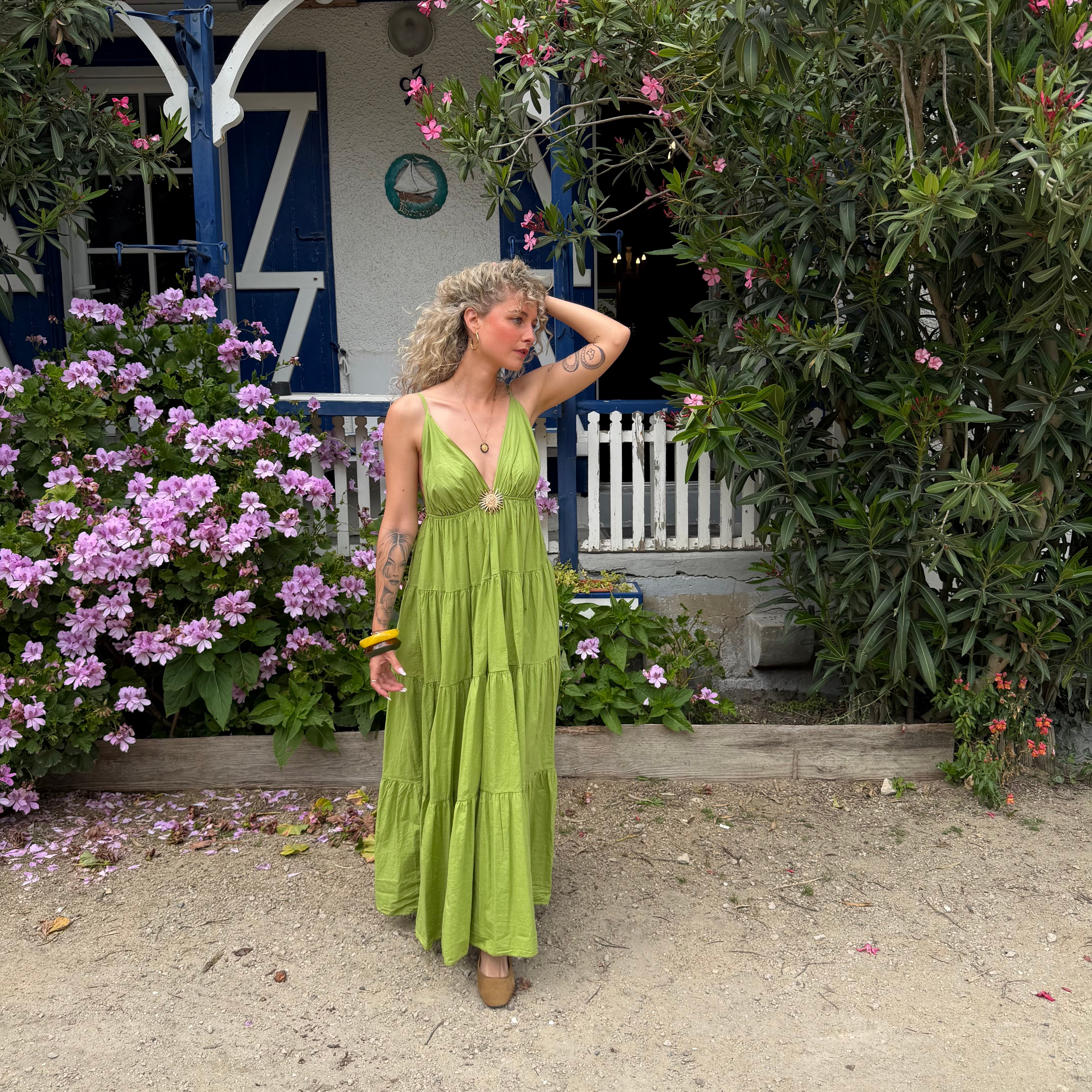 Robe longue SOLEIL bohème vert olive dos nu