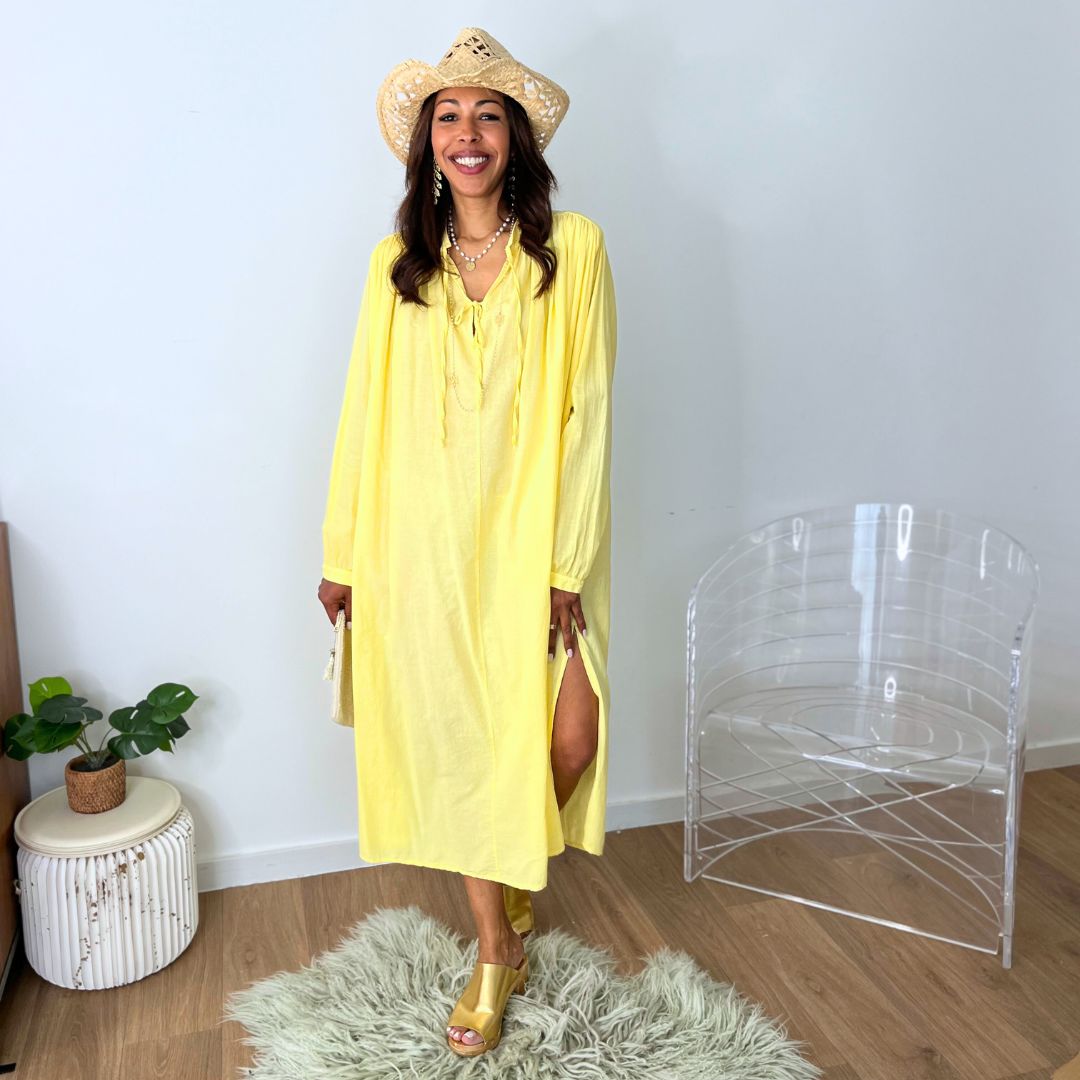 Robe longueur midi à la coupe large JULIE jaune dotée de fentes