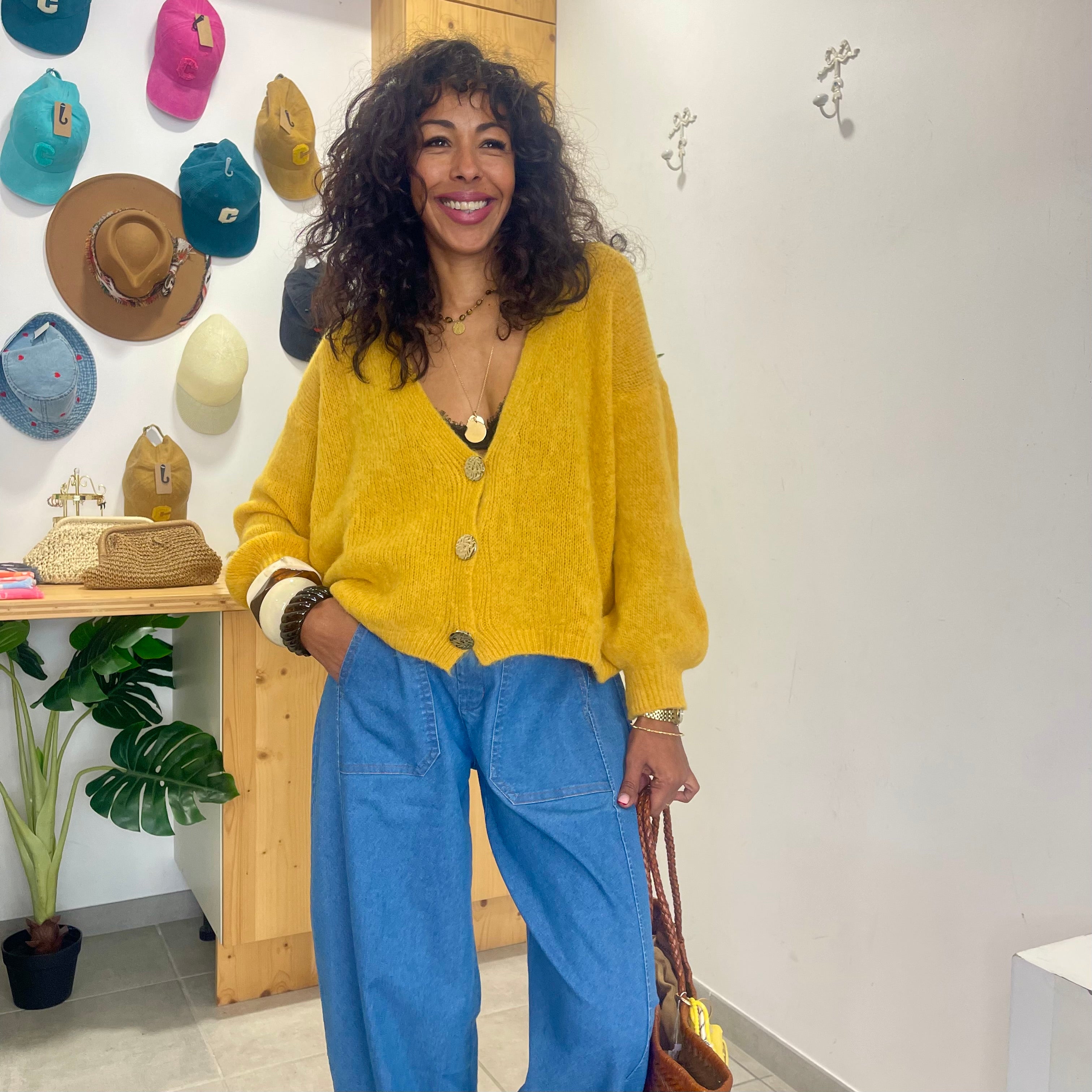 Gilet jaune, OLIVE à boutons dorés alpaga et laine