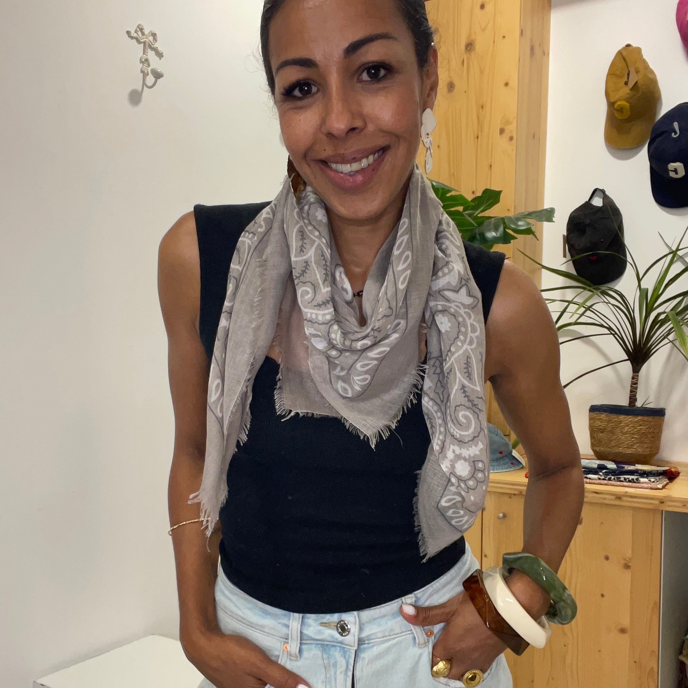 Foulard imprimé BANDANA taupe petit format