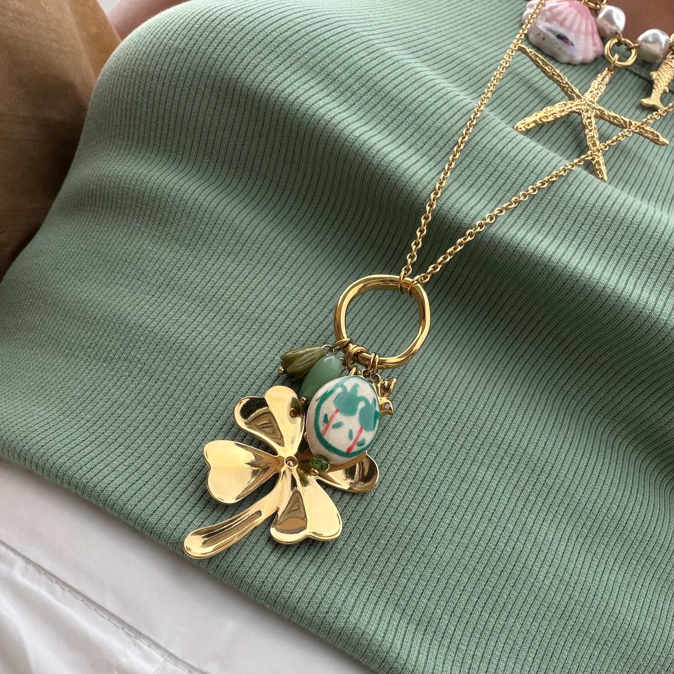 Collier sautoir trèfle doré