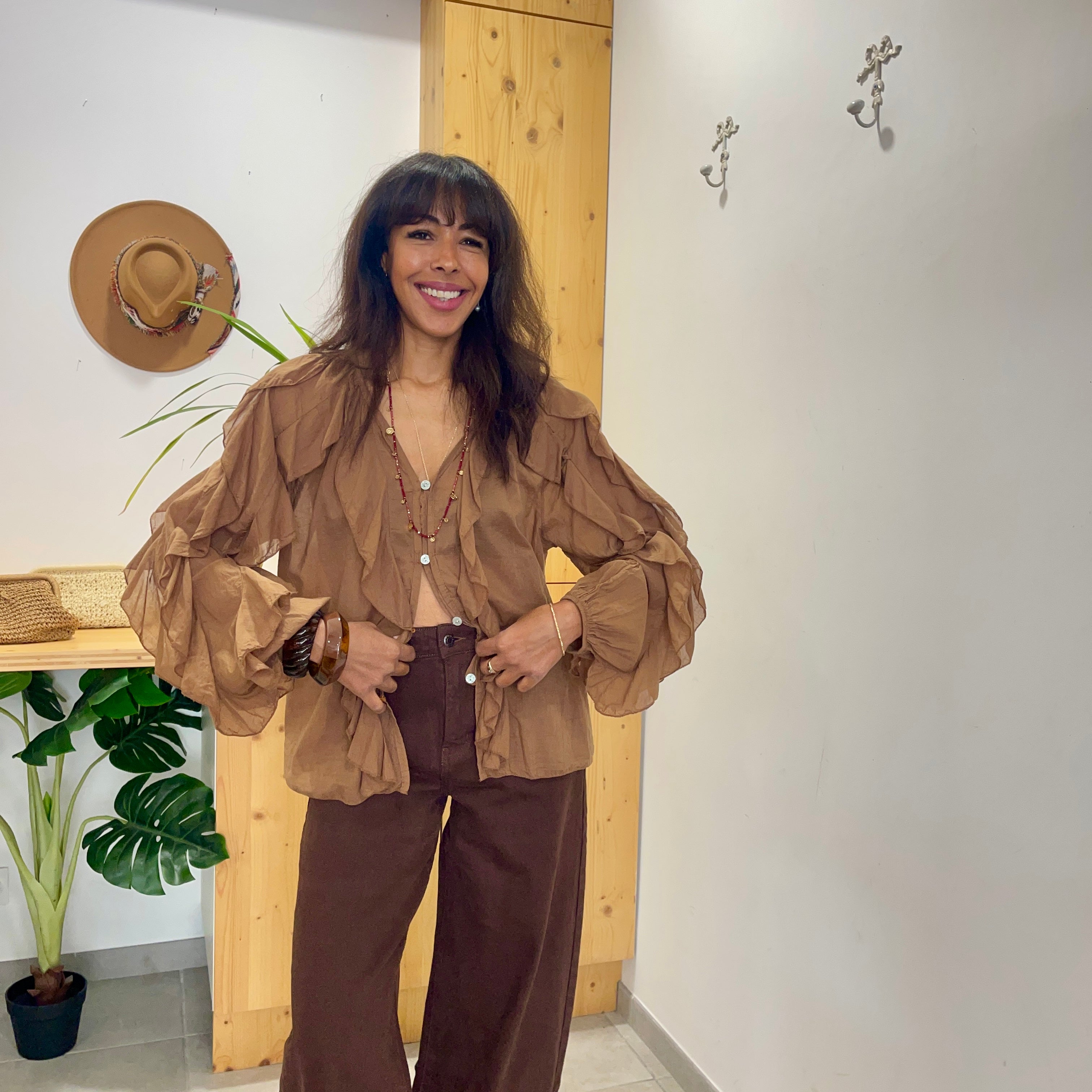 Blouse FLORA en coton marron détails de volants