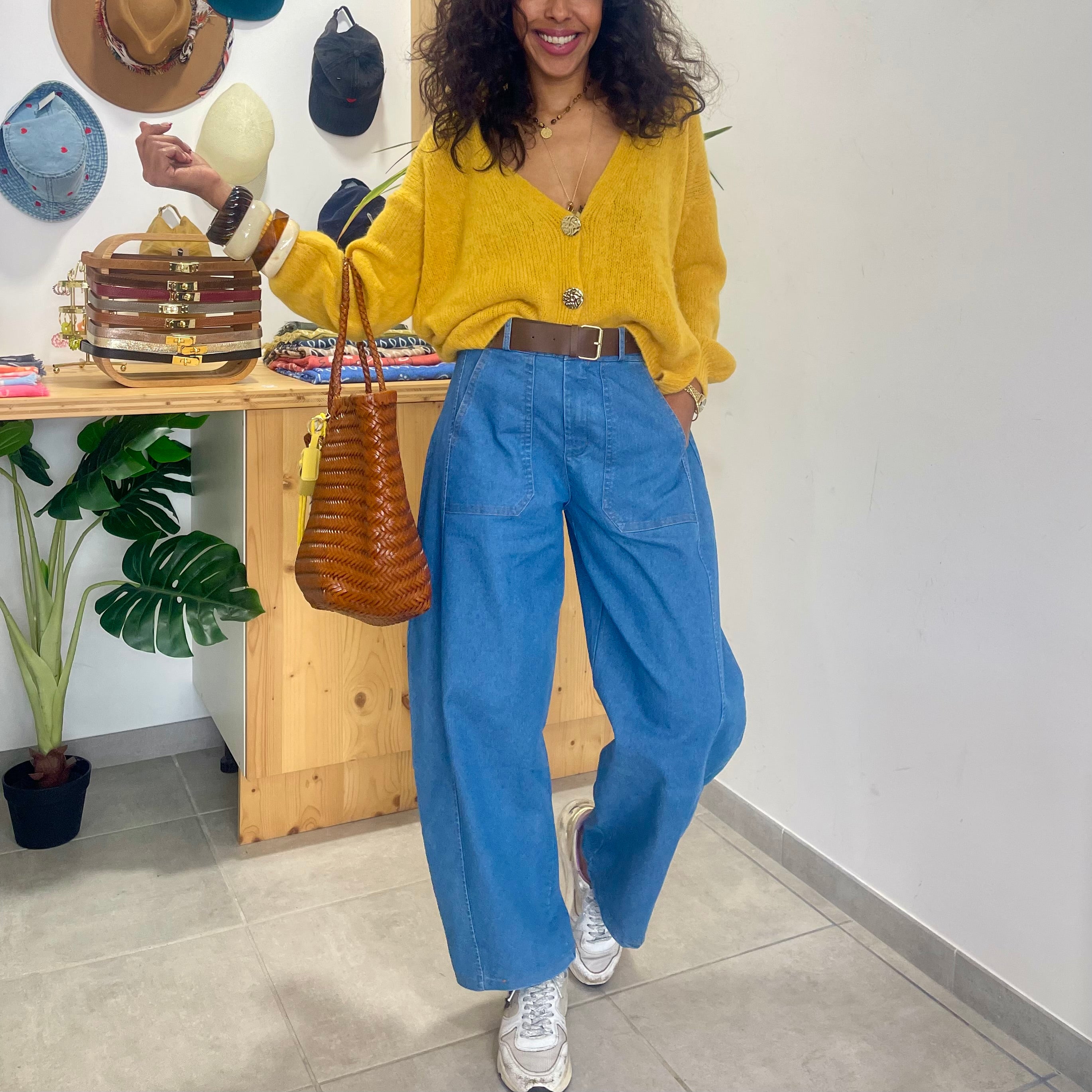 Pantalon LOUNA en coton façon denim clair à la coupe barrel
