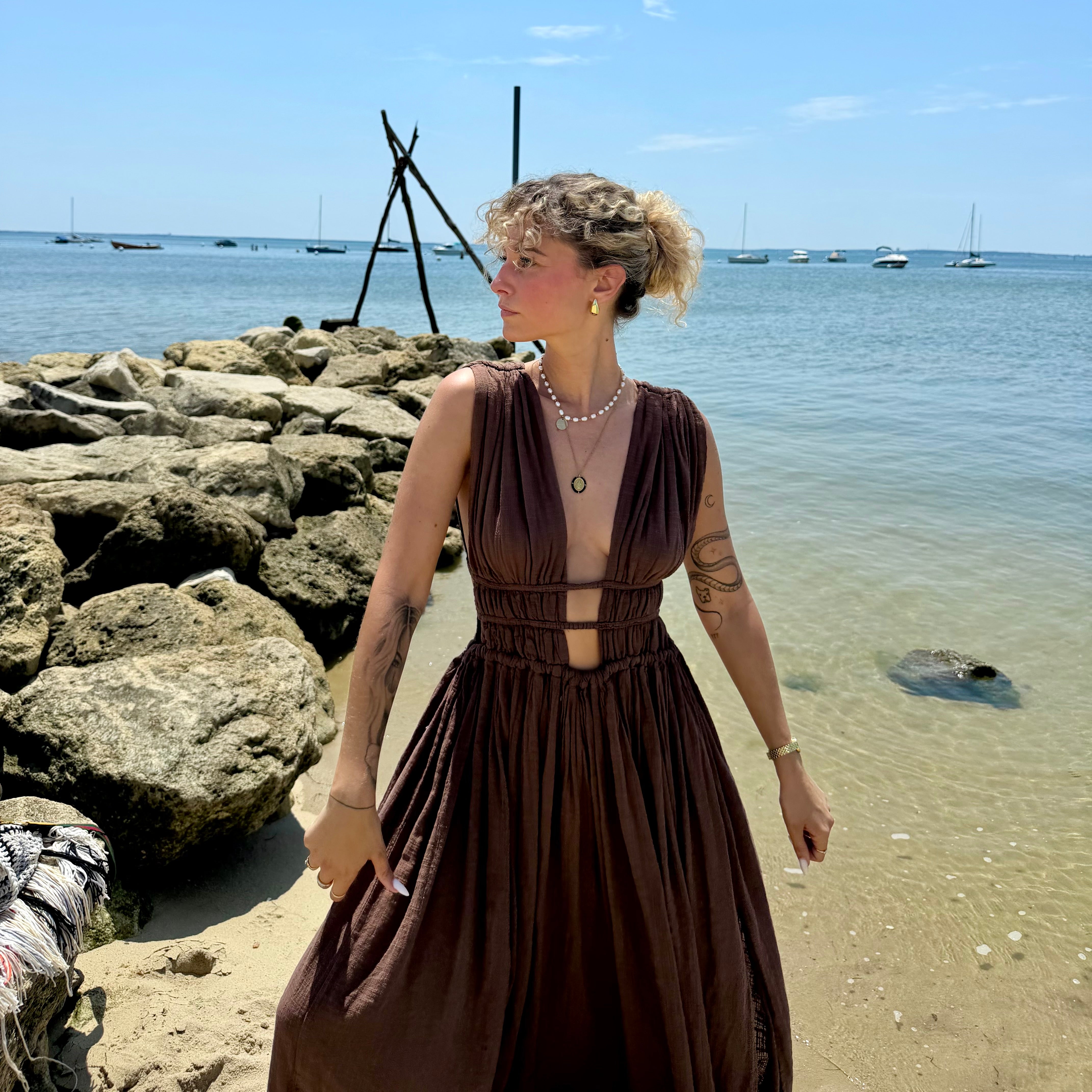 Robe GRECQUE bohème marron dos nu